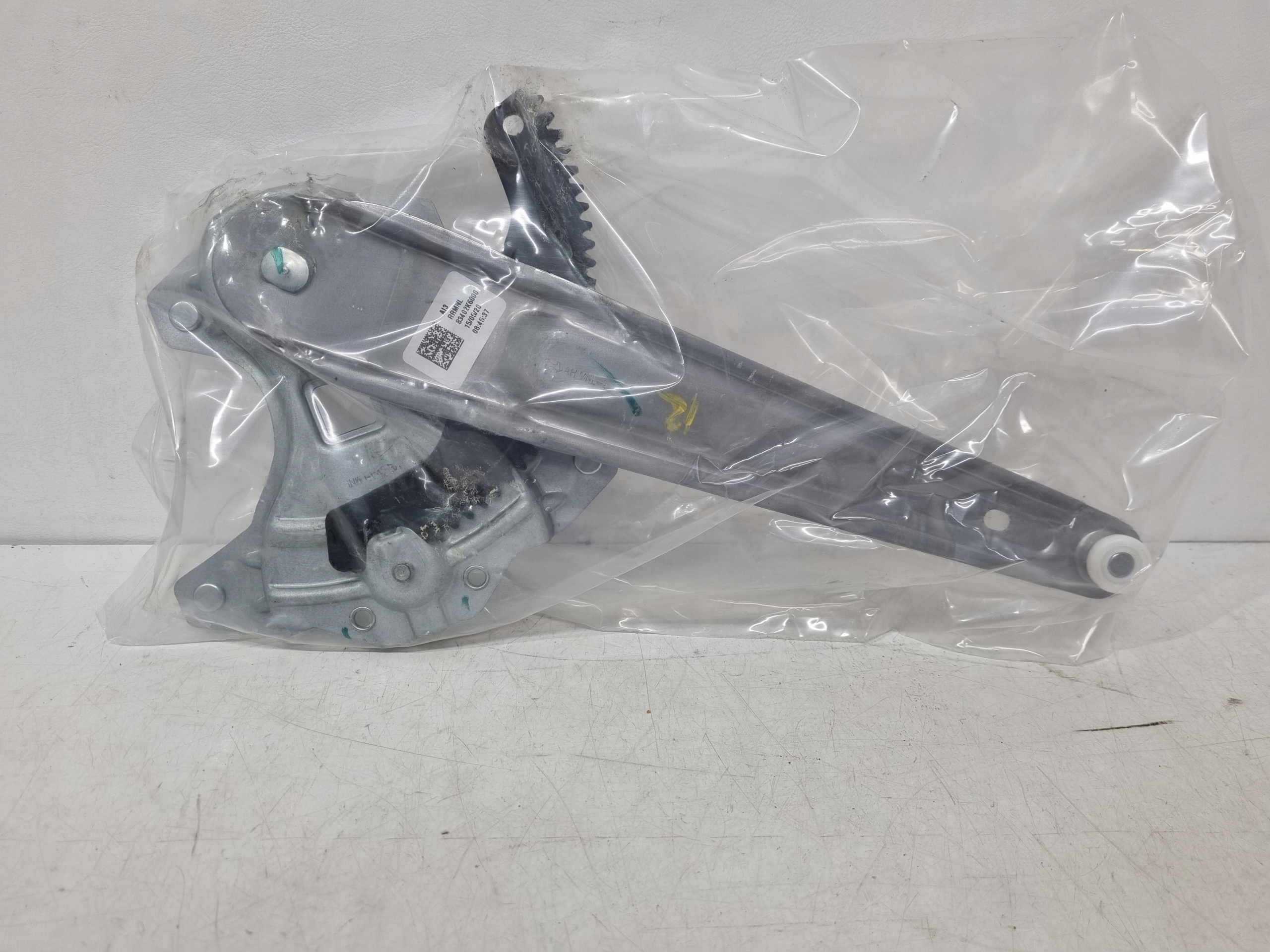 PODNOŚNIK SZYBY TYŁ PRAWY HYUNDAI I10 83402-K6000