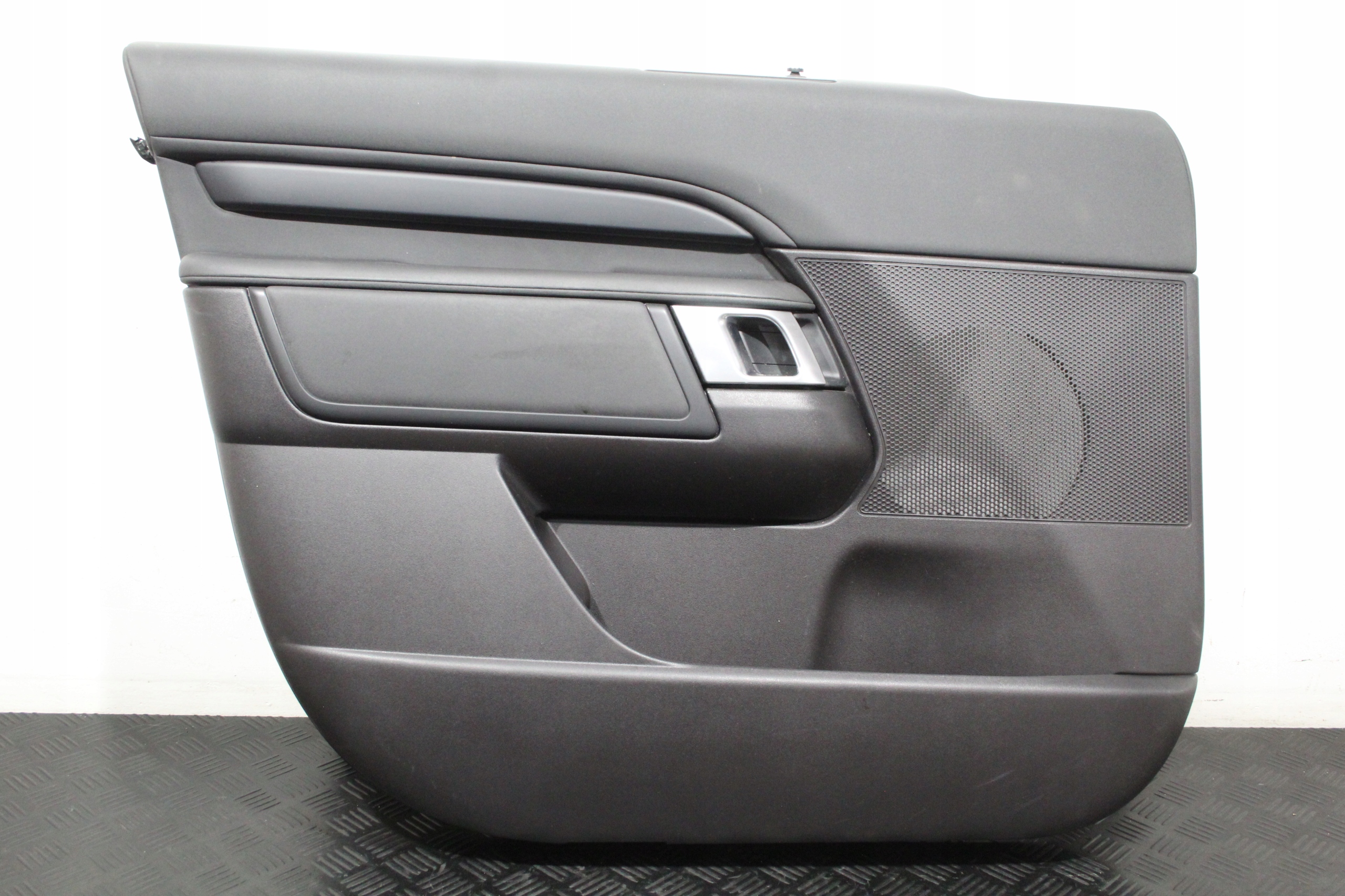 upholstery side door left front DISCOVERY V 5 L462