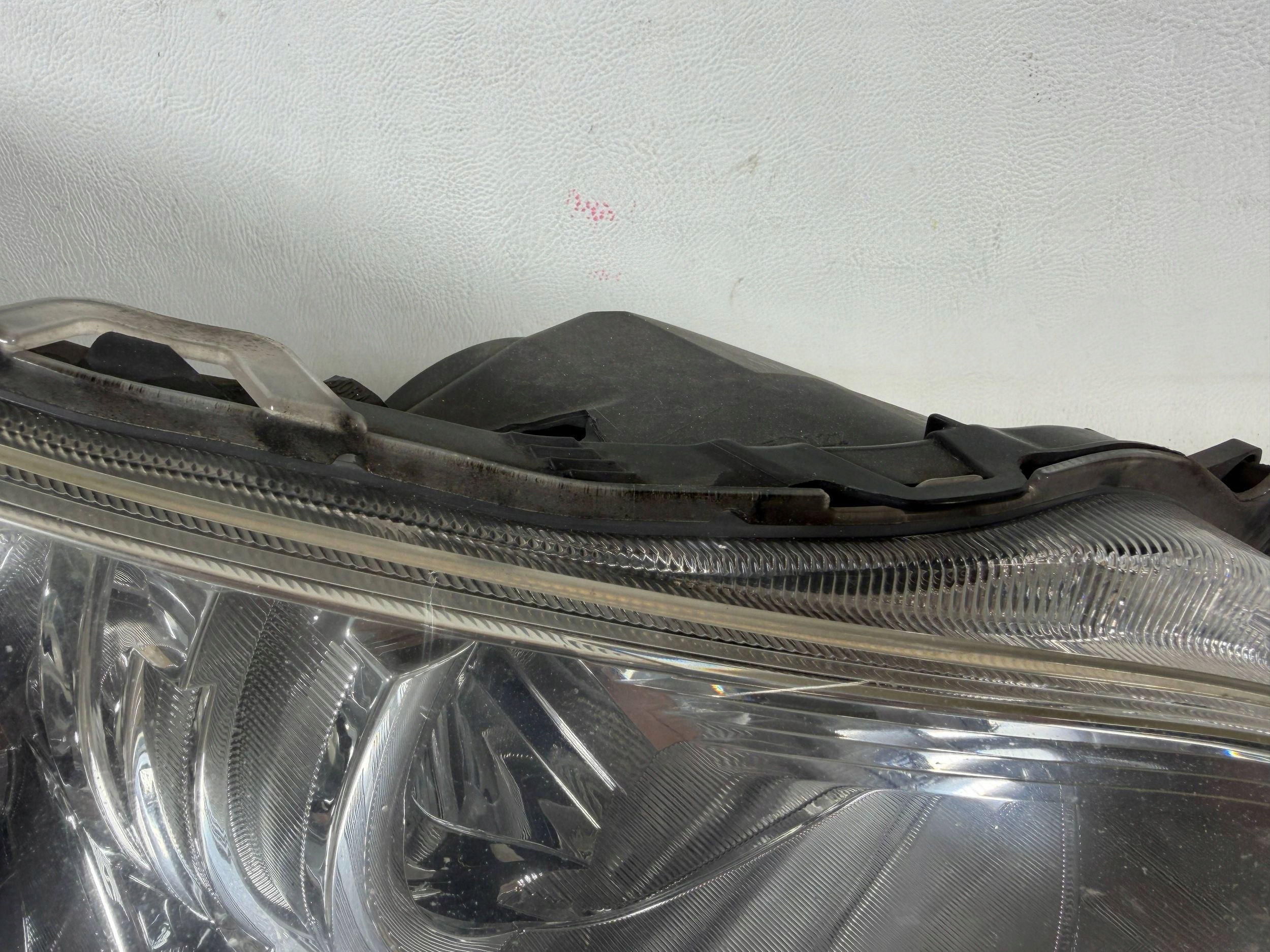 Subaru Outback light right Xenon 09- support front front