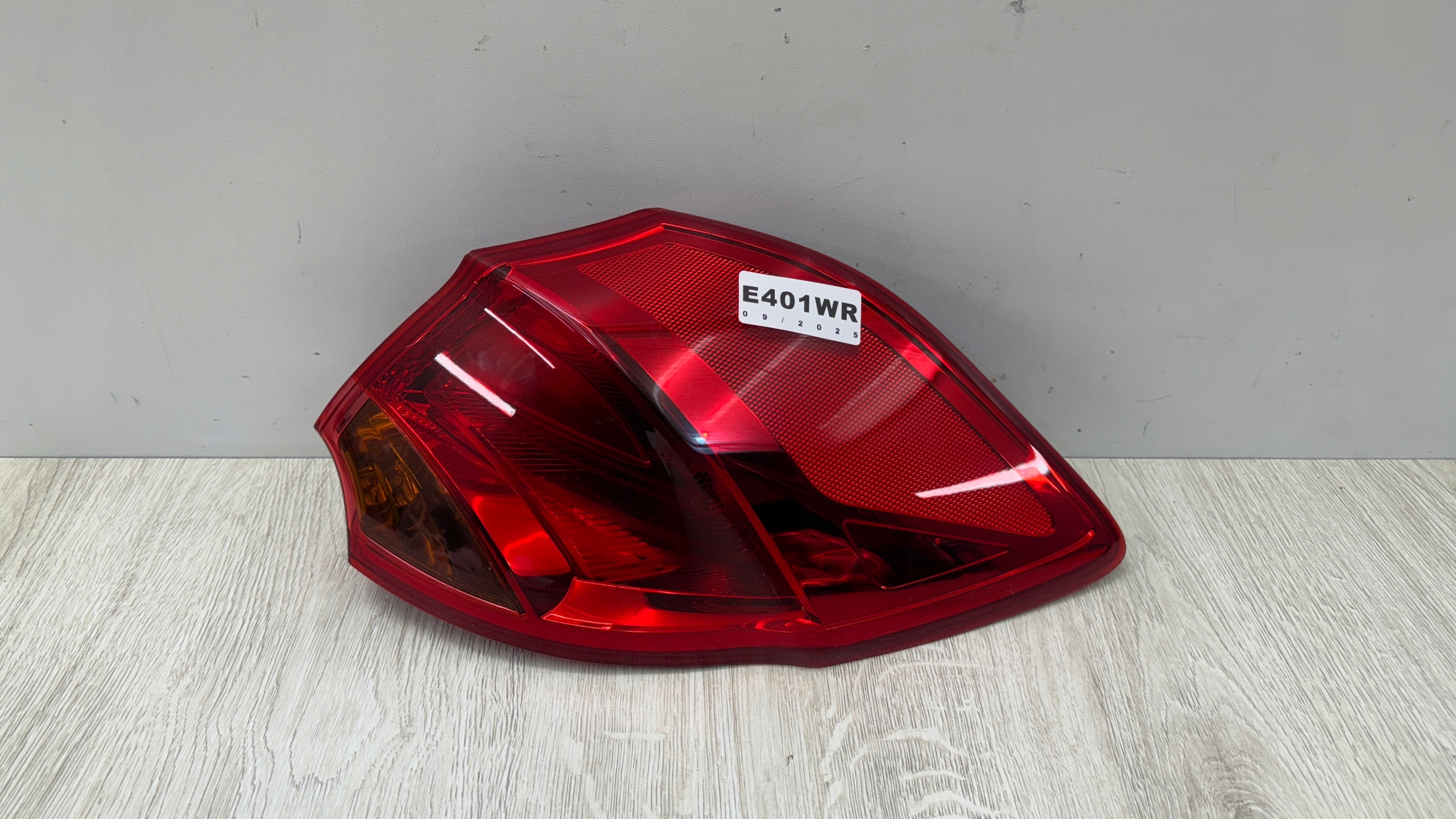 KIA CEED 2 II HB 2012+ right light rear part 92402-A20 E401WR