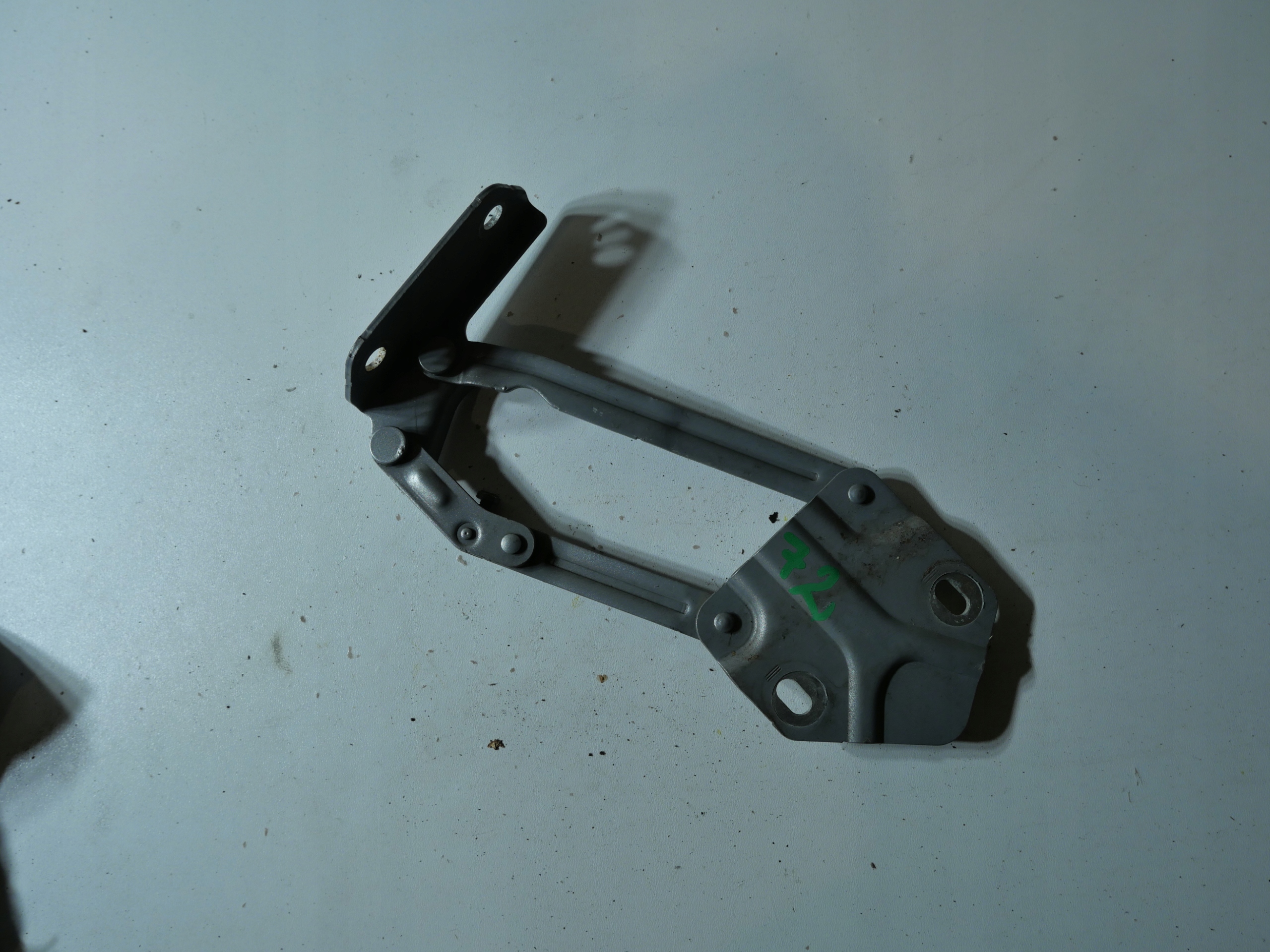 hinge bonnets left TOURAN 1T0 1T LIFT 1T0823301F