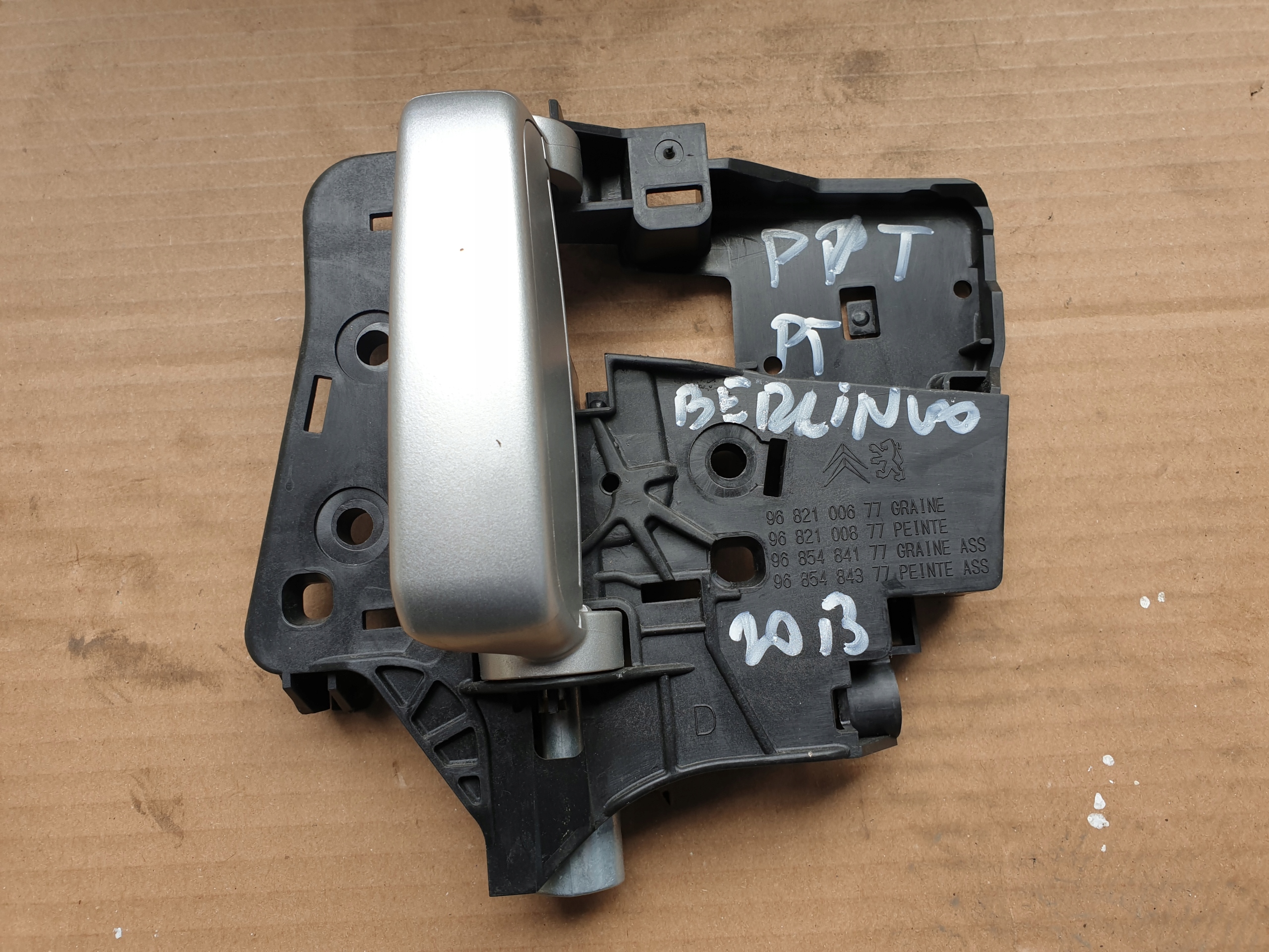 handle WEW. PT door side BERLINGO PARTNER II B9 2009- 9682100677