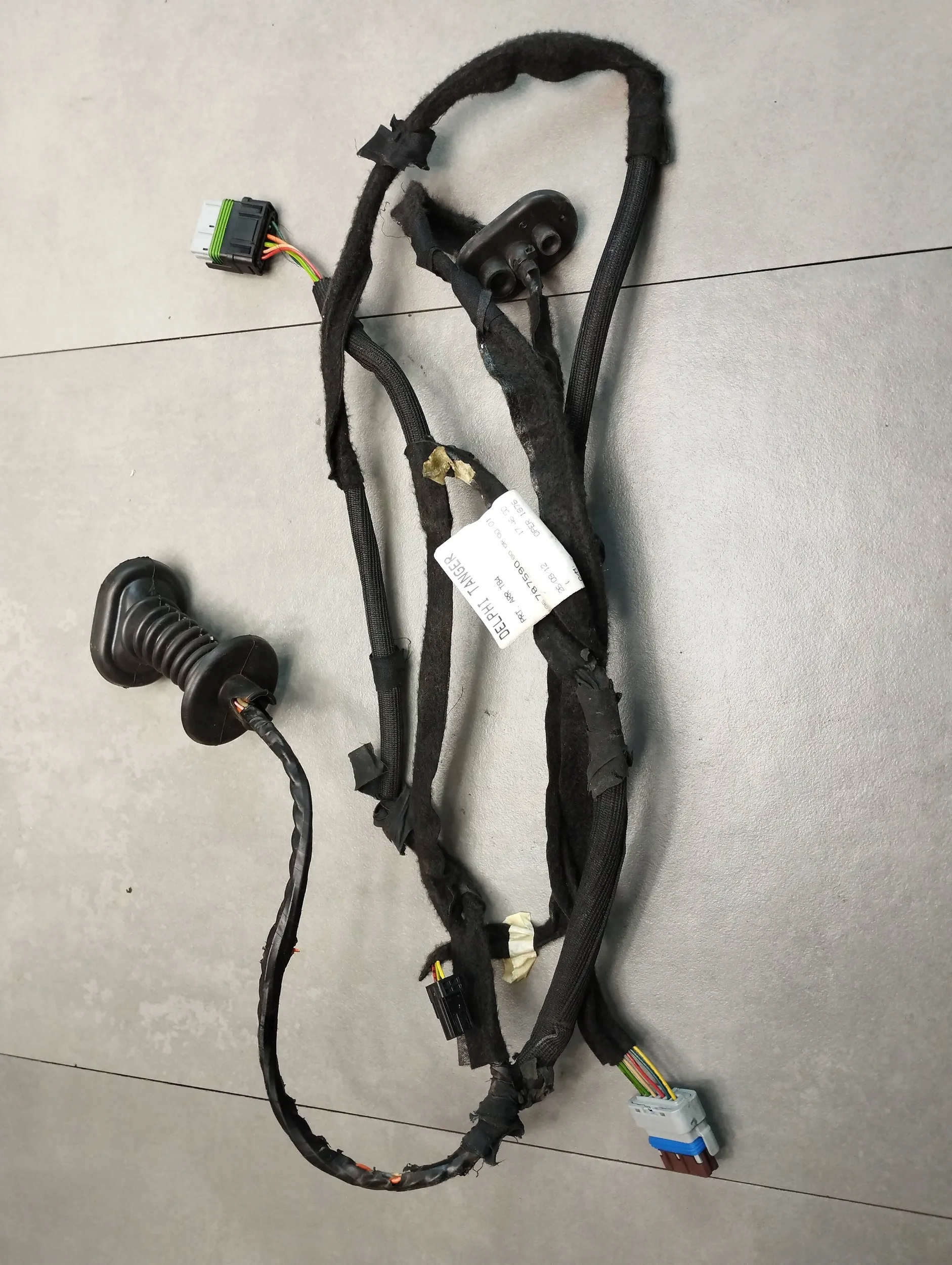 Peugeot 3008 and bundle door left rear part 9678759080