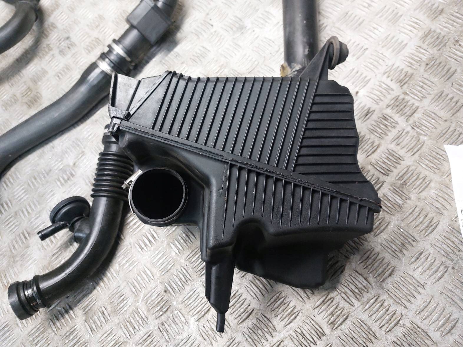 Gehäuse filter luft + rohr DOLOT RENAULT MEGANE II 1.5 DCI