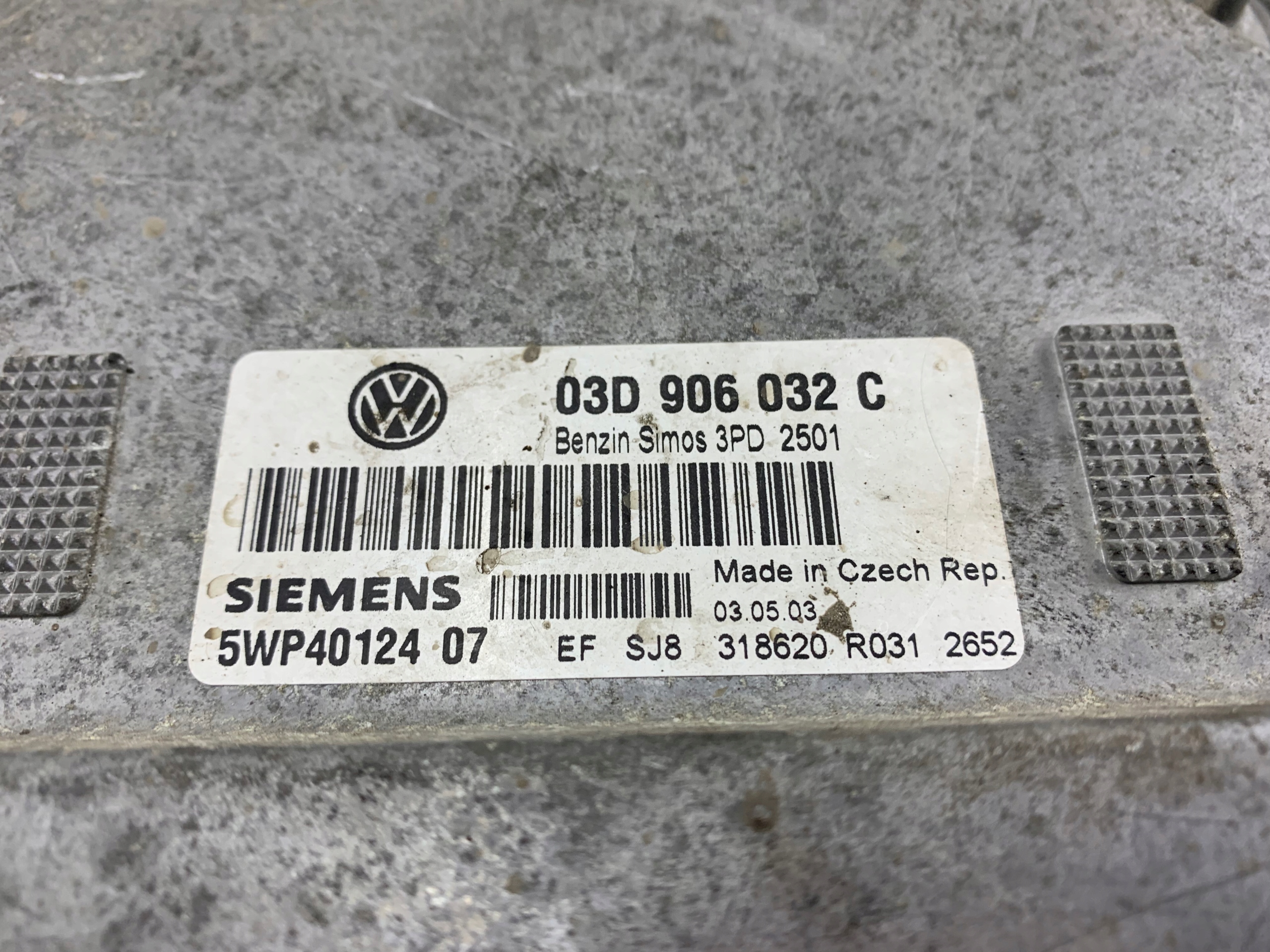 VW POLO 9N 1.2 control unit of the engine 03D906032C