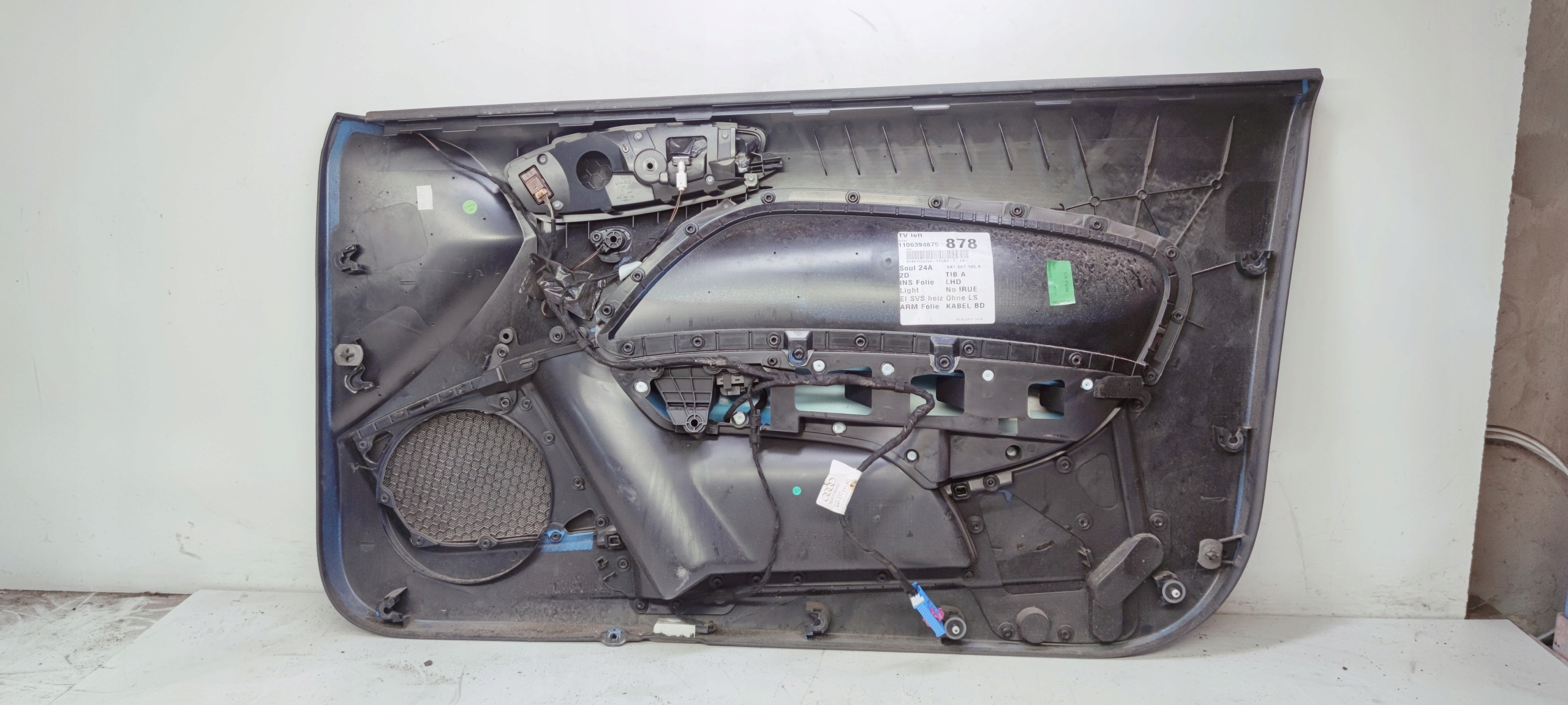 side door left front AUDI A1 3-door 8X1867105A *3*
