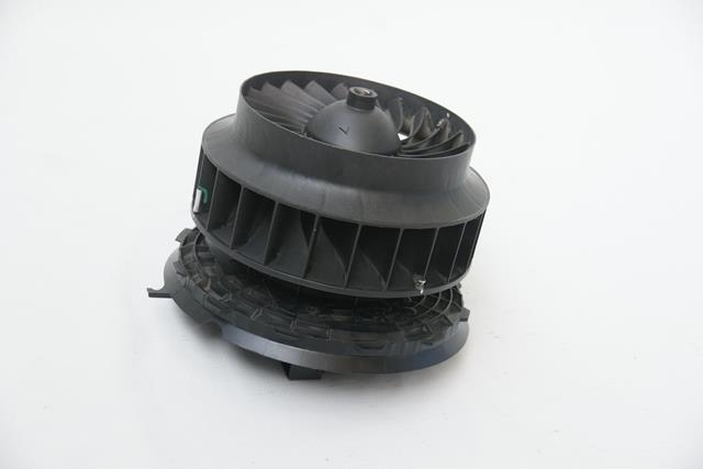 WENTYLATOR DMUCHAWA MERCEDES KLASA C W205 3135102 Producent części Bosch