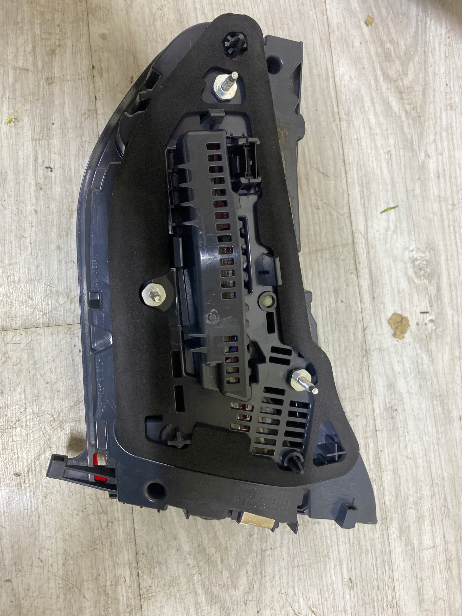 light rear part rear. BMW 7 G11 G12 USA SAE 7342965