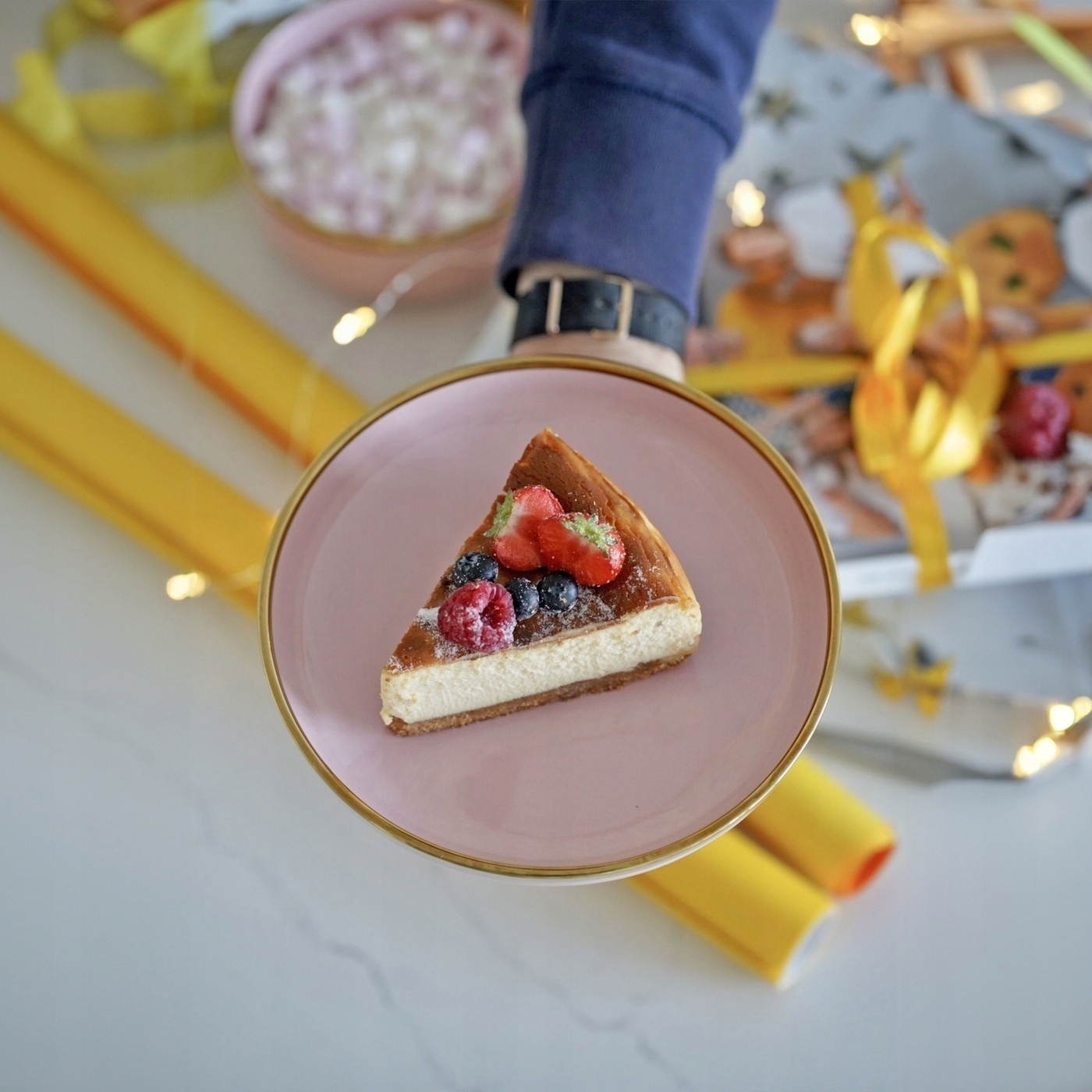 TALERZ DO CIASTA TALERZYK złoty rant Konighoffer Stan opakowania oryginalne