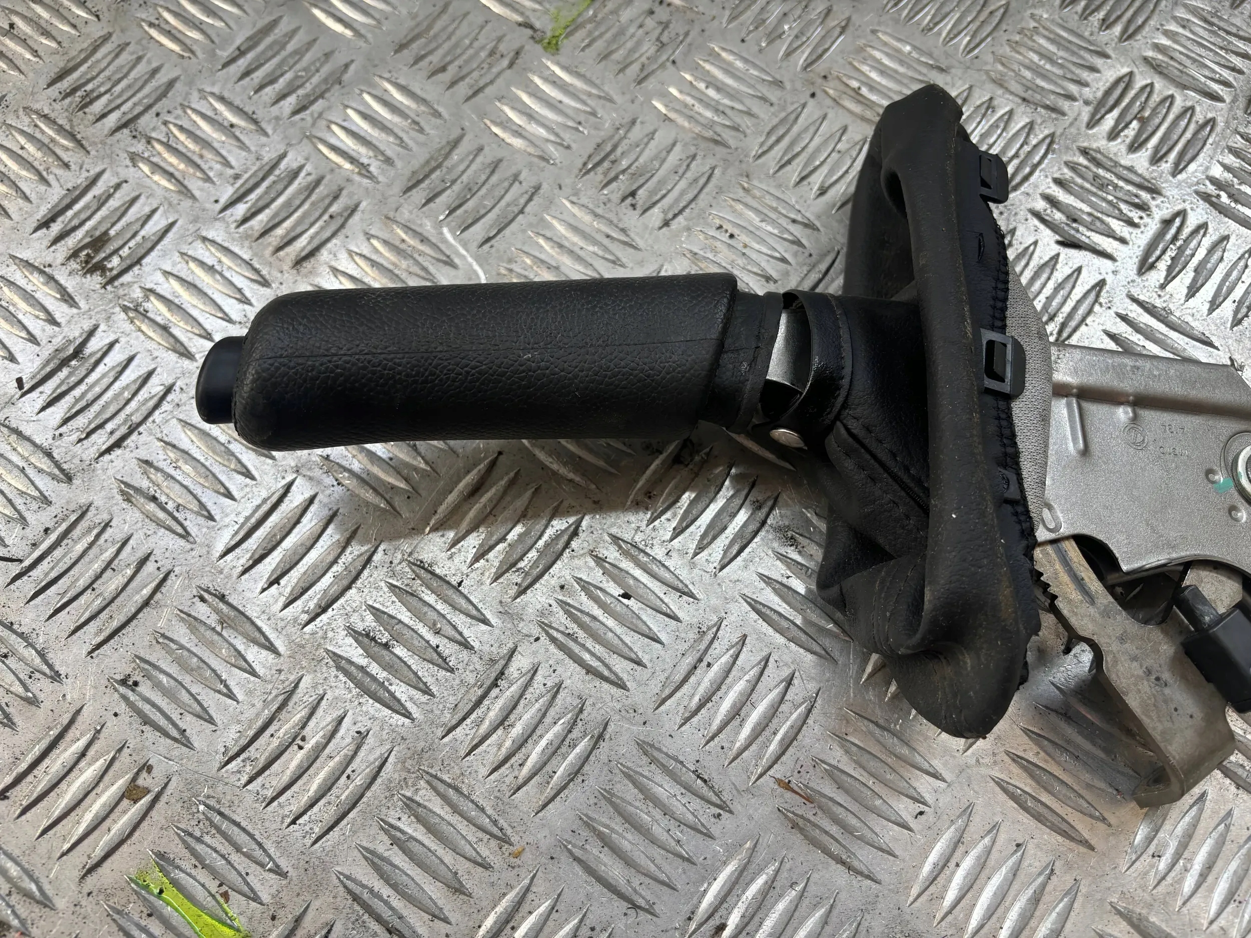 DZWIGNIA HAMULCA RĘCZNEGO ALFA ROMEO MITO Typ samochodu Samochody osobowe