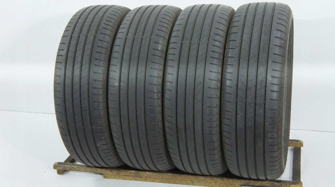 Шини K8595 Bridgestone 215/60 / R17 літні як нові