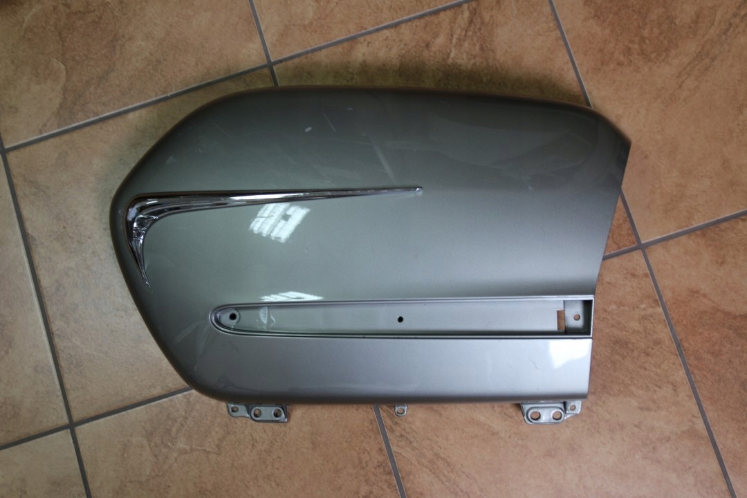 Honda Goldwing GL1800 кришка багажника ліва 2720