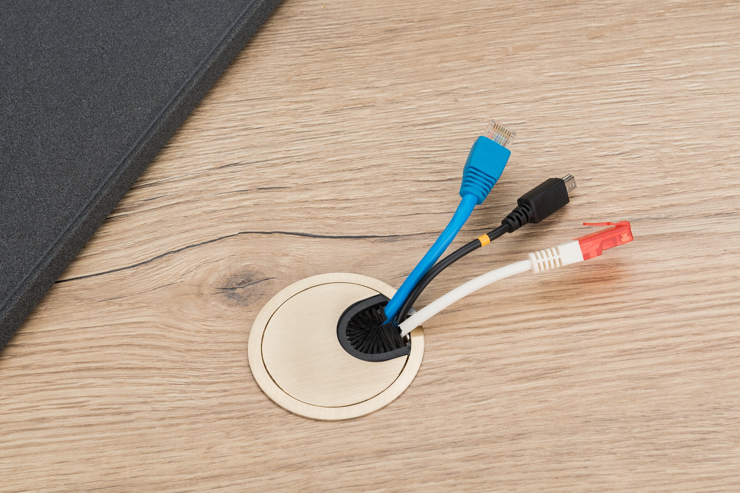 8 x METALOWY PRZEPUST KABLOWY PRZELOTKA INOX fi 60 Kolor odcienie beżu