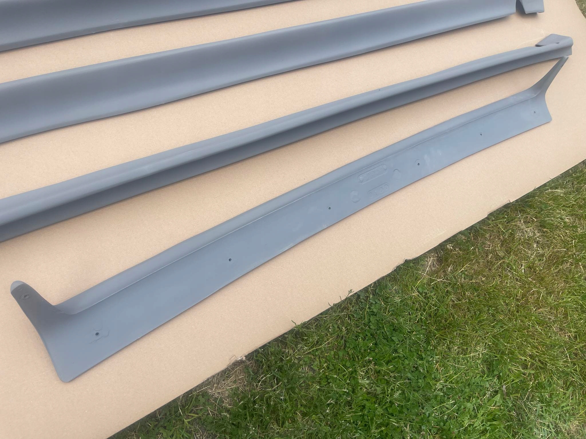 SPOILER AMG MERCEDES SL R107 SPOILER KLAPY AMG NOWY PODKŁAD Stan opakowania oryginalne