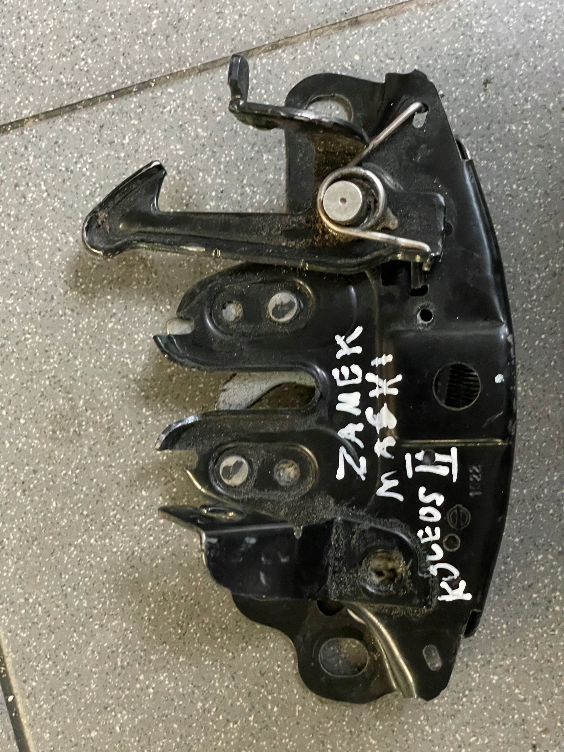 ZAMEK MASKI POKRYWY RENAULT KOLEOS II INITIALE