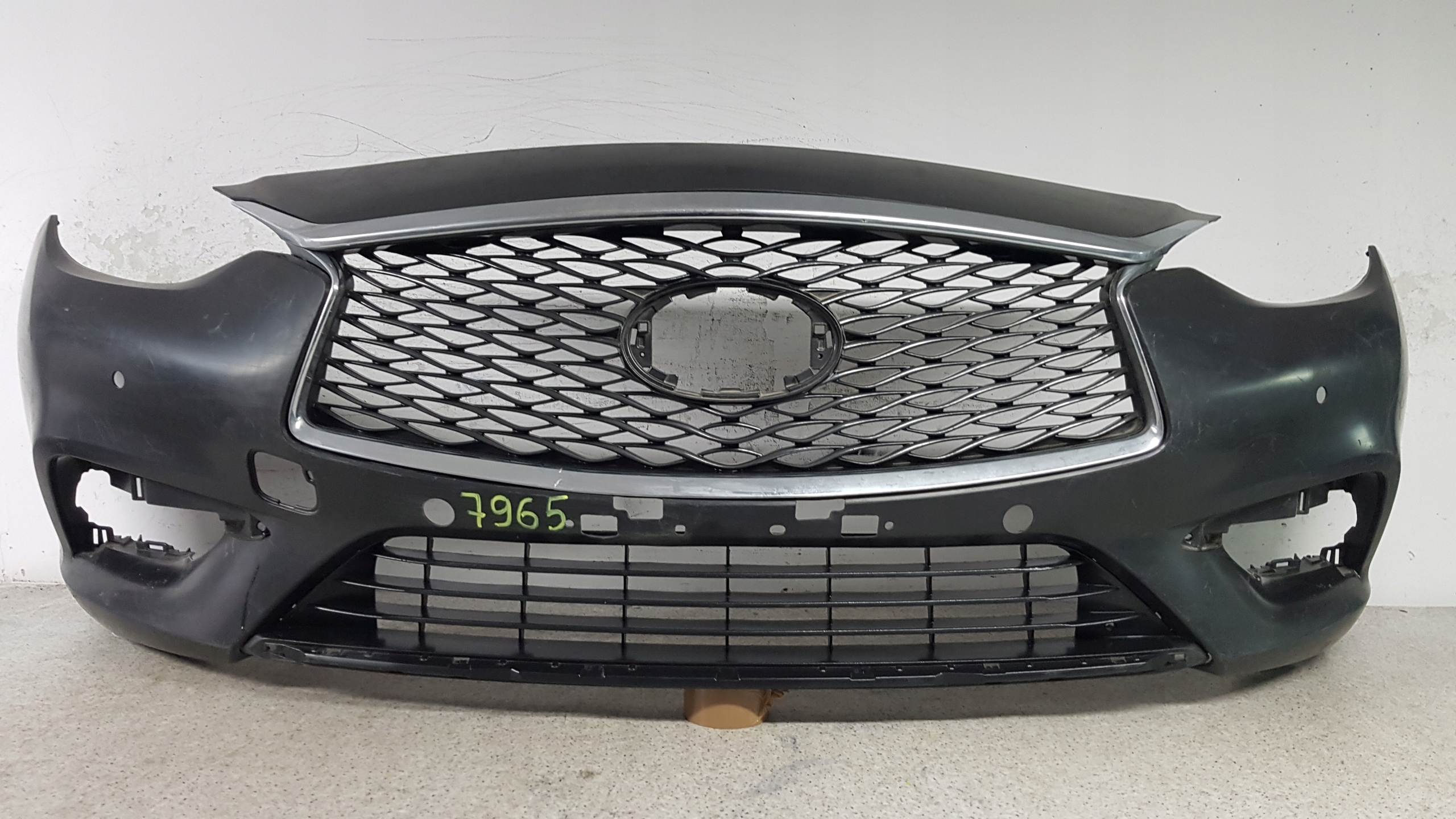 INFINITI Q30 Q 30 2015 - bumper front 7965