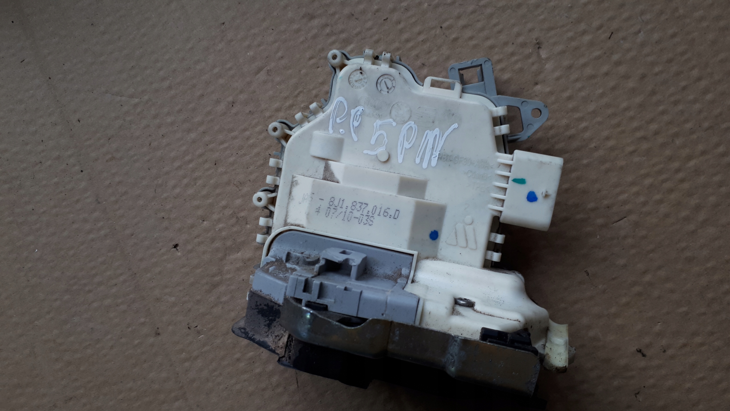 S4 B8 A4 lock door right front 5 PIN A5 Q5 A6