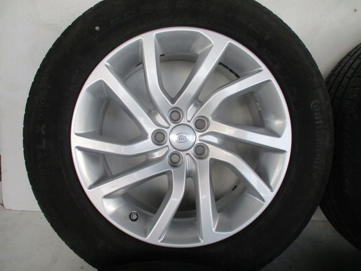 wheels discs tyres Discovery Sport R18 M+S 235/60