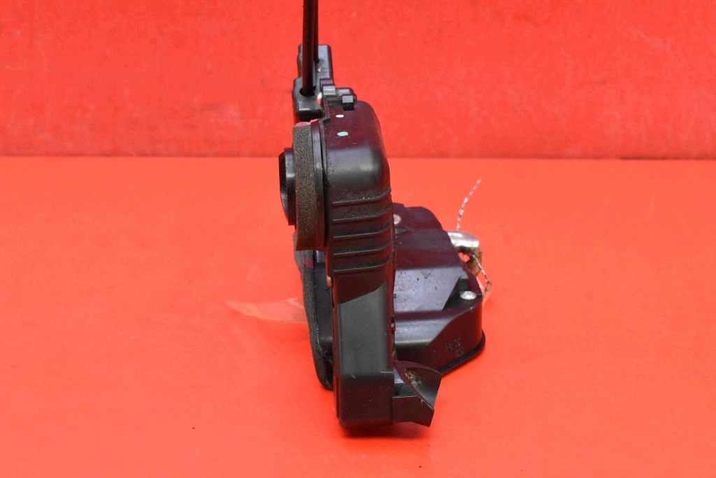 lock door right front front EU TOYOTA YARIS 2 II 5D HB 05-09