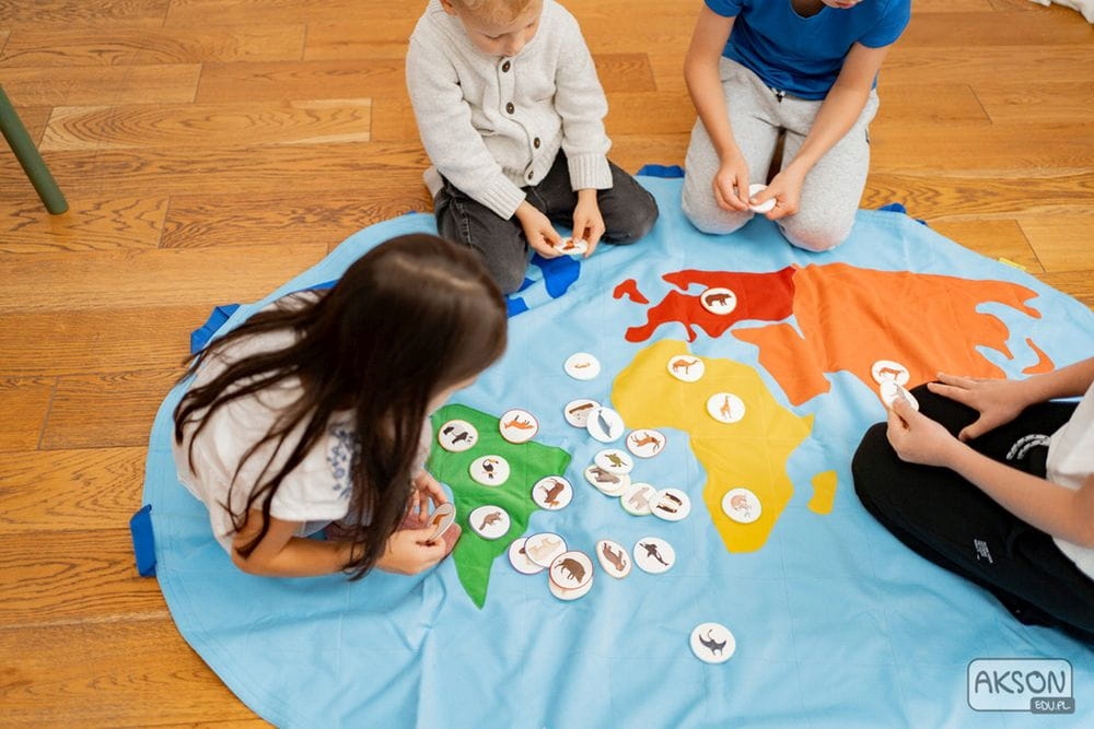 Zestaw Mata Edukacyjna Mapa Świata zwierzęta AKSON Region Świat