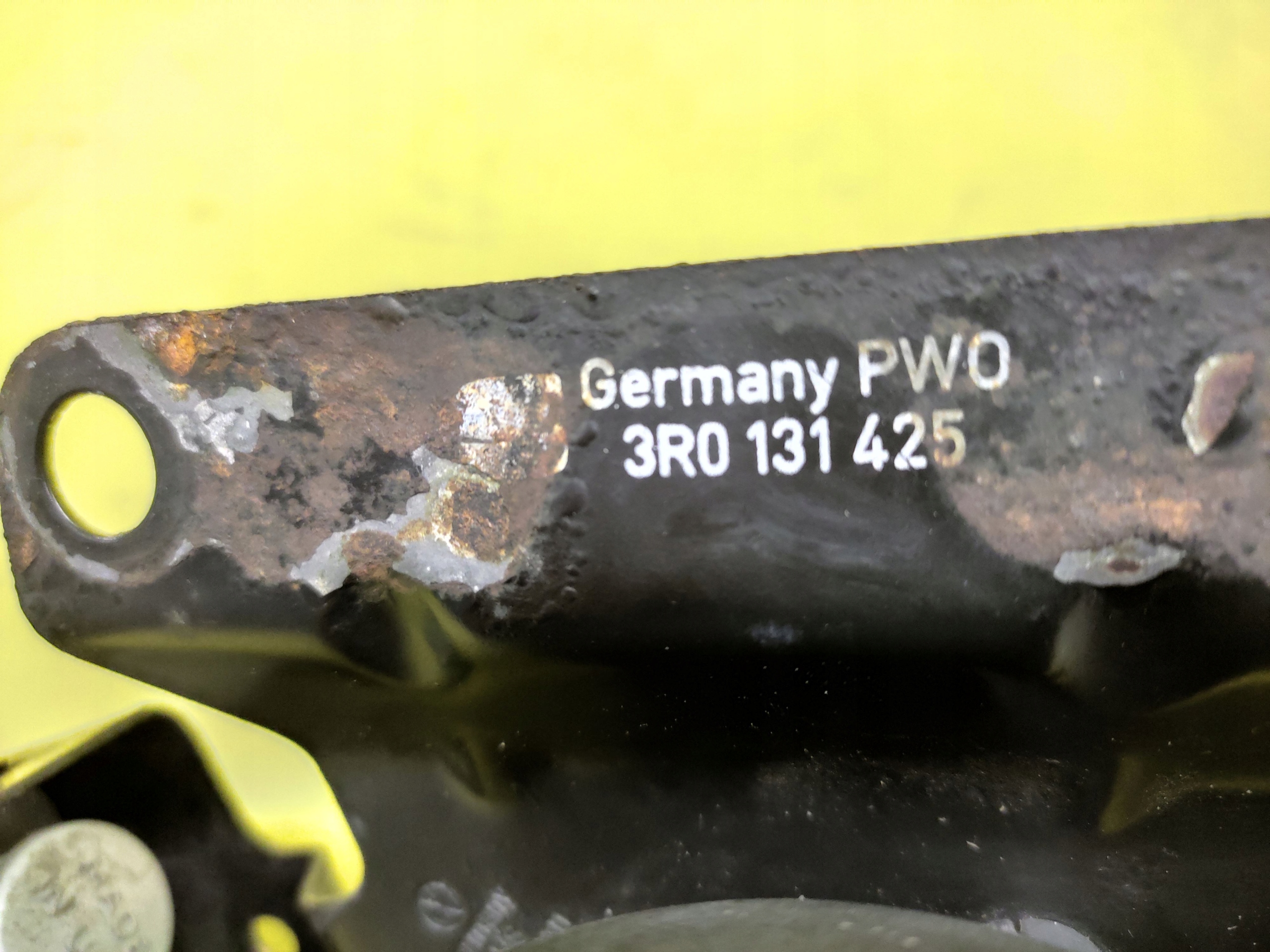 SEAT EXEO 2.0 TDI Vanne à vide 3R0131425
