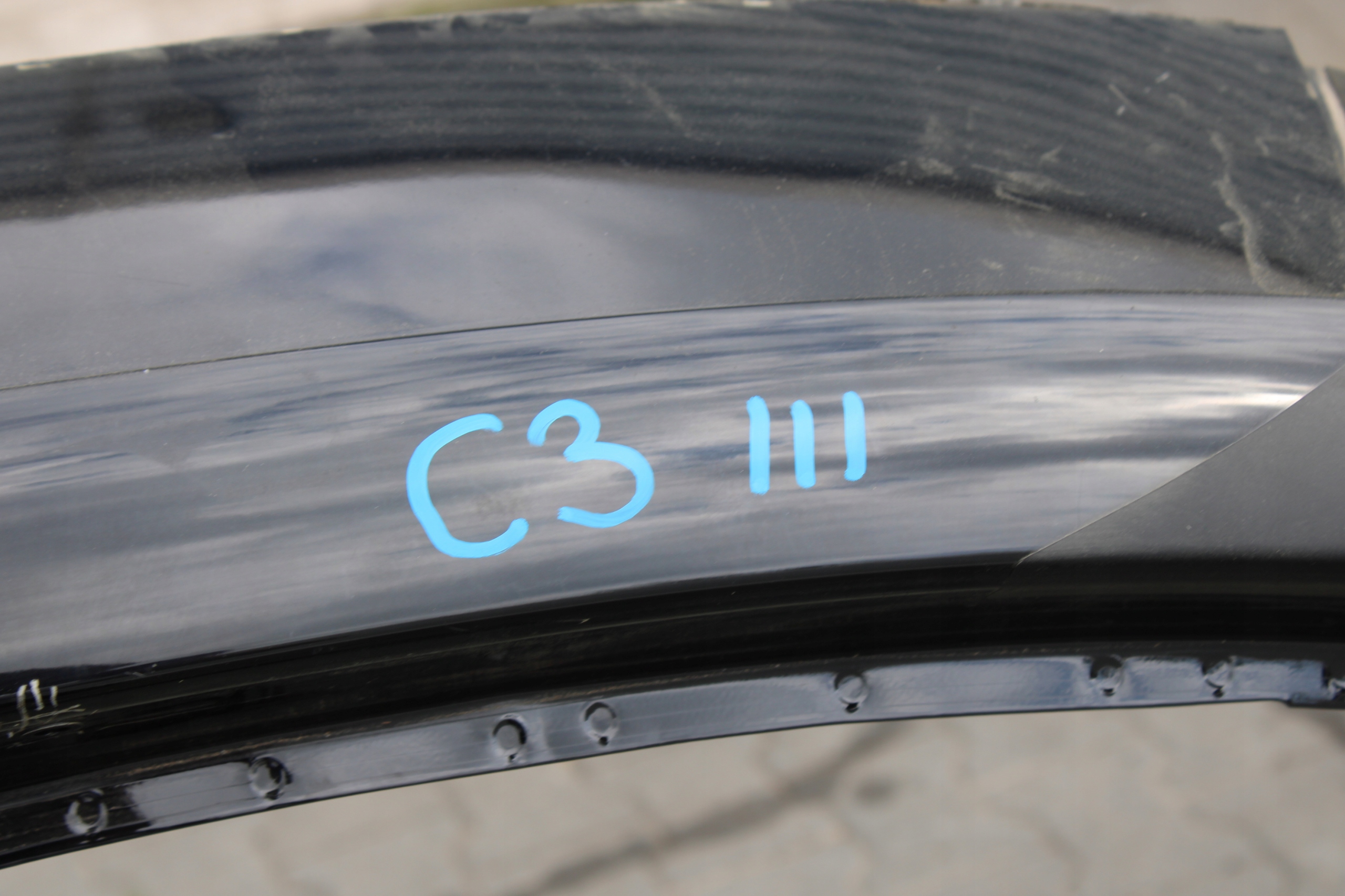 quarter right front pillar quarter threshold right front CITROEN C3 III 3