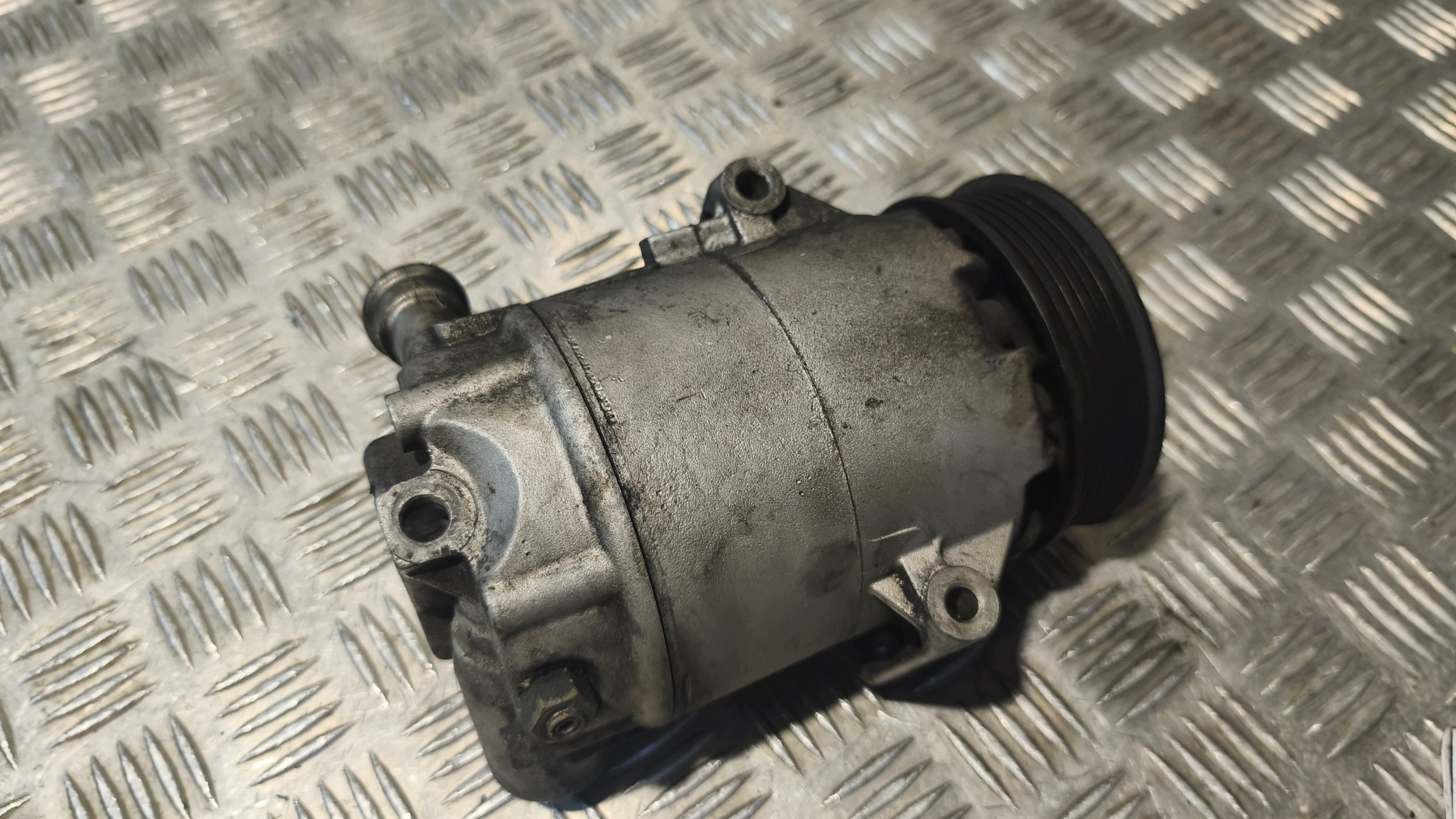 air conditioning compressor OPEL ASTRA H 2004r 1.7D