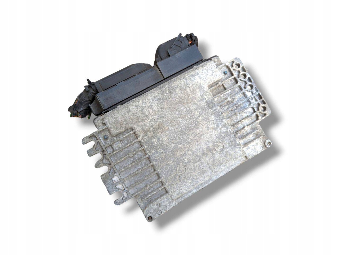 control unit of the engine Nissan Note E11 2008 MEC37-510