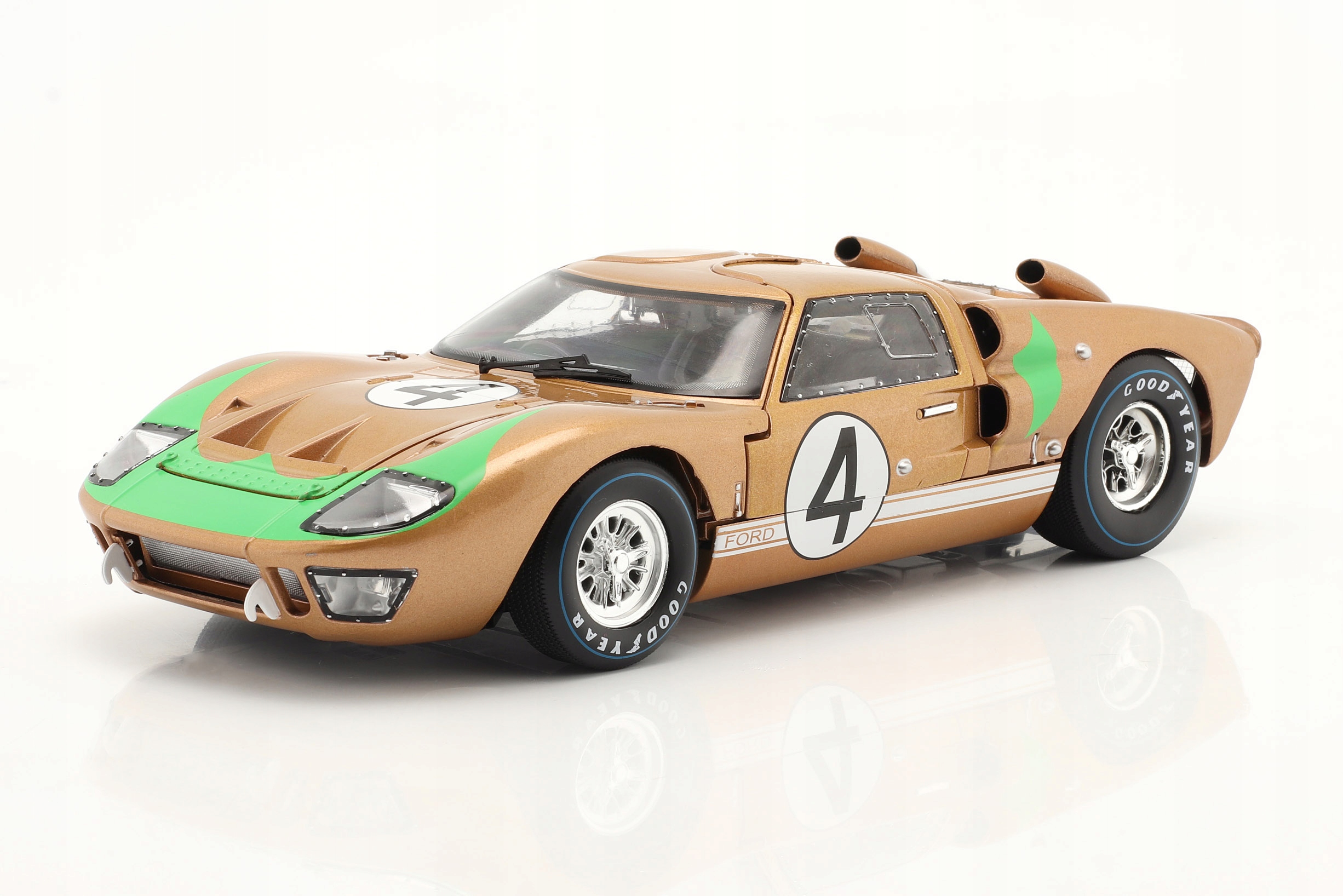 Ford GT40 GT-40 Mk II 2 #4 LeMans 1966 Gold Shelby Collectibles 1:18