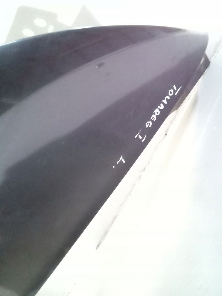 VW Touareg and 7L fender left