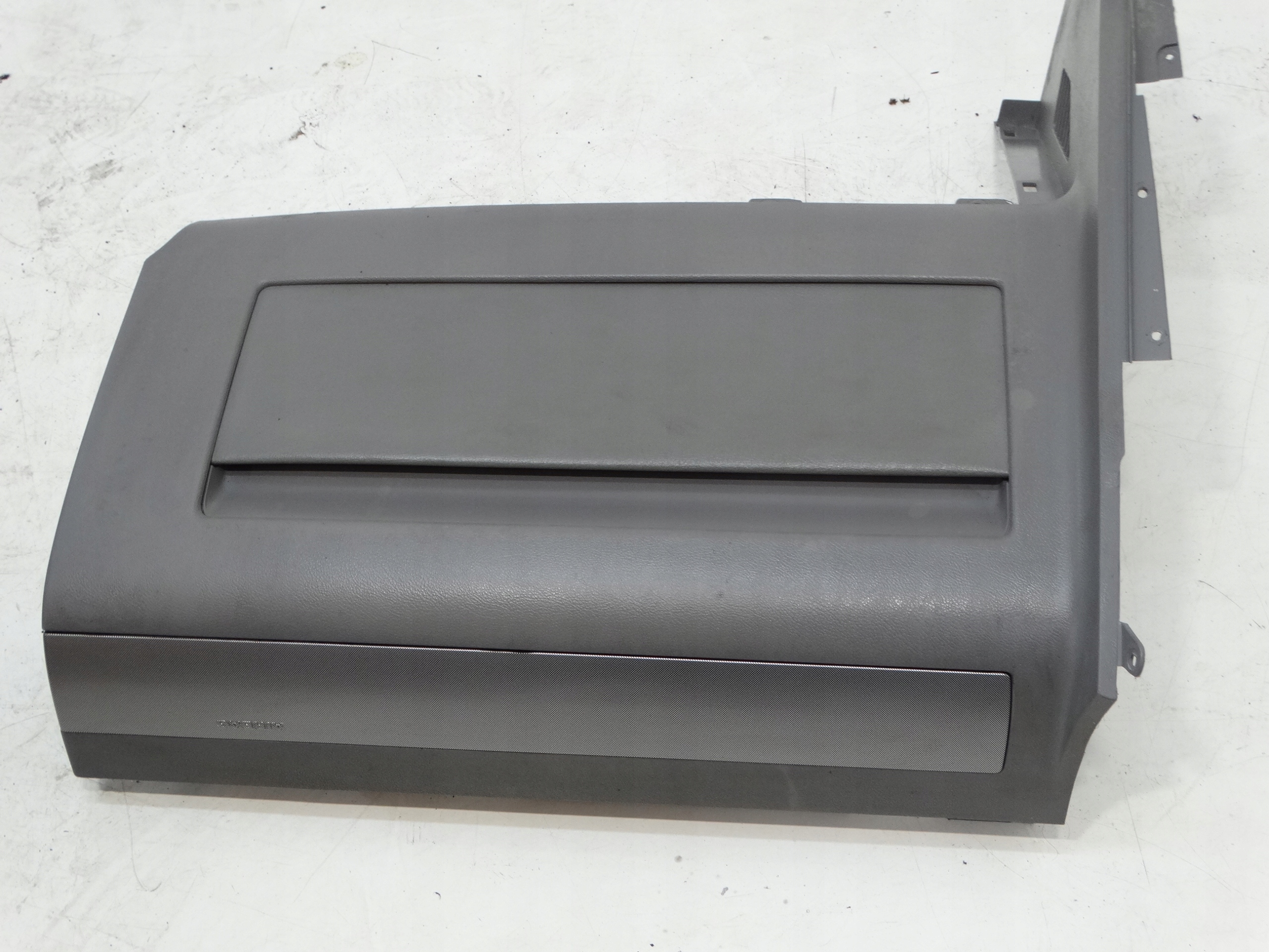 passenger compartment lower of the passenger cover airbag front VW T5 MULTIVAN 7H5857056A