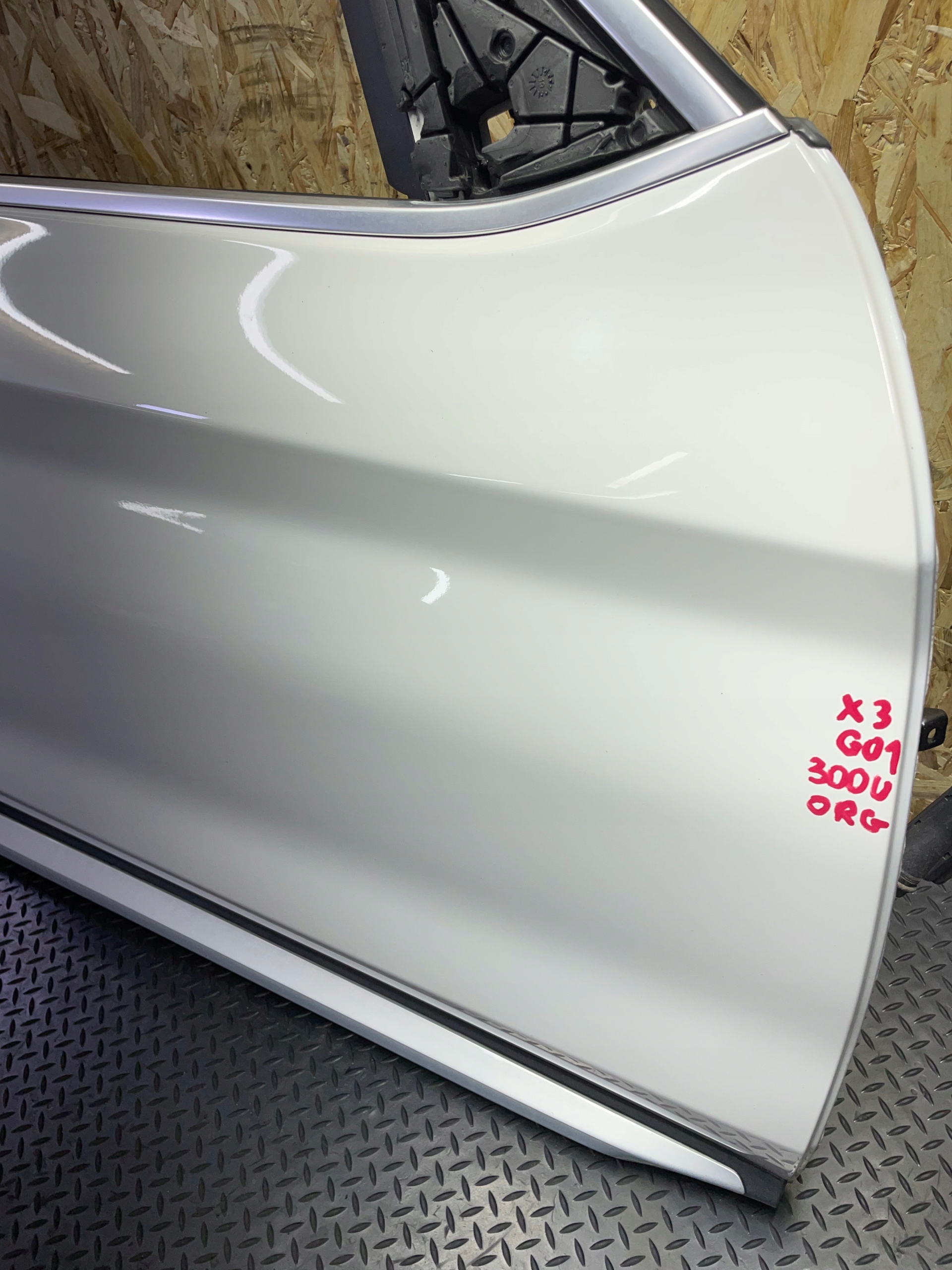 DRZWI PRAWE PRZEDNIE PRAWY PRZÓD BMW X3 G01 ALPINEWEISS A300 Wersja Europejska
