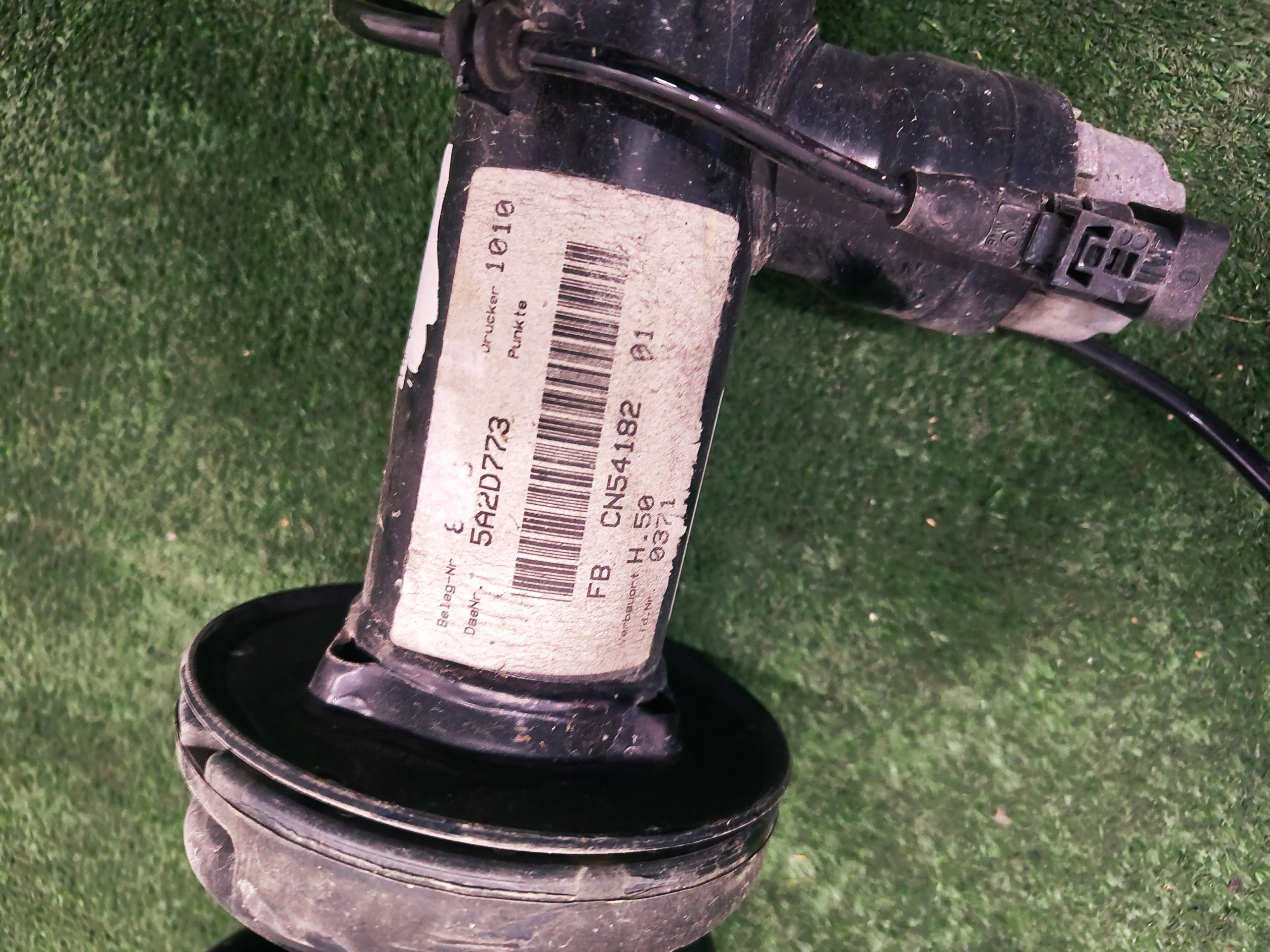 BMW 5 G61 shock absorber rear part right left 5A2D774 5A2D773