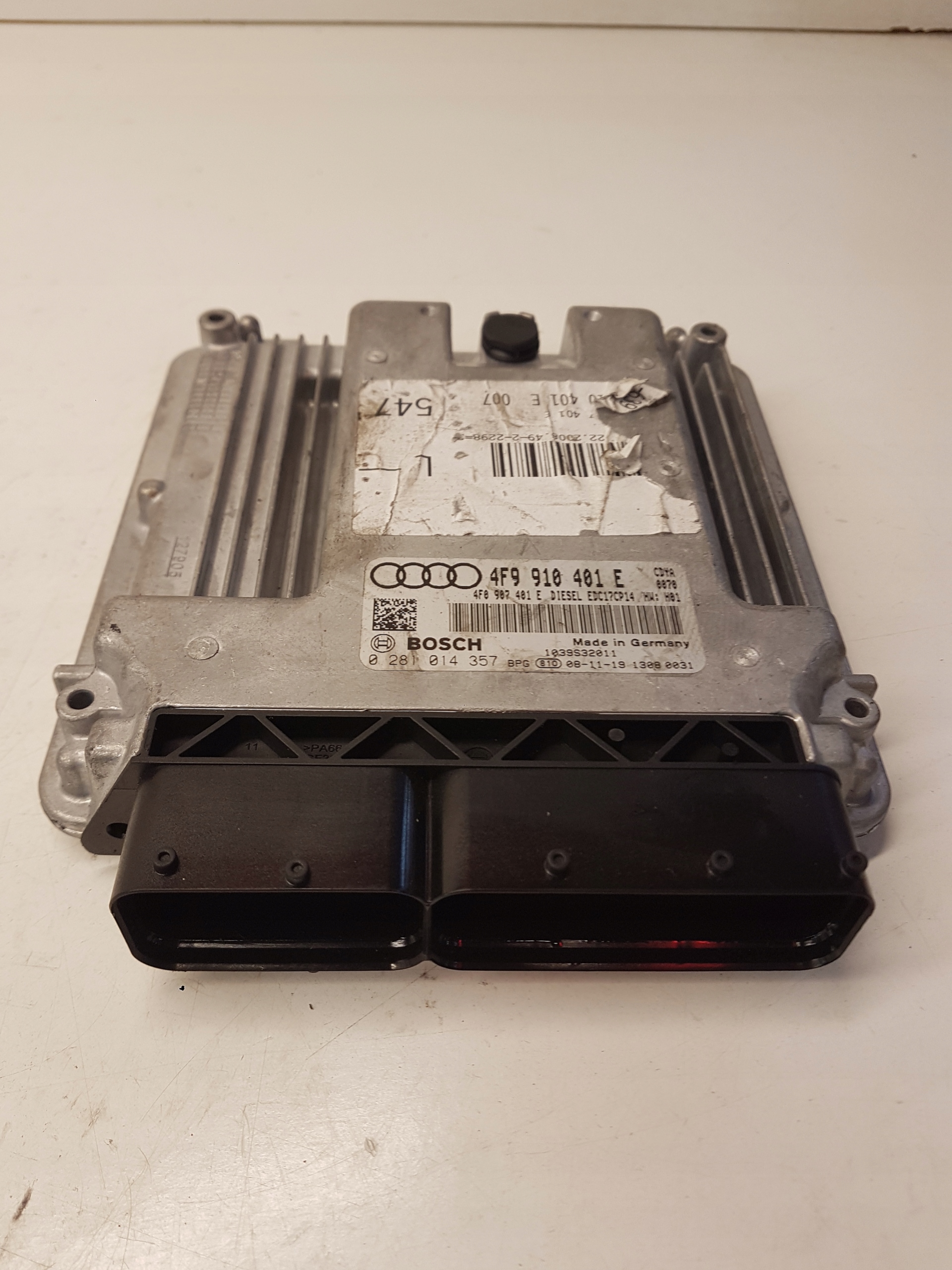 control unit of the engine AUDI A6 C6 3.0 TDI 4F9910401E 4F0907401E