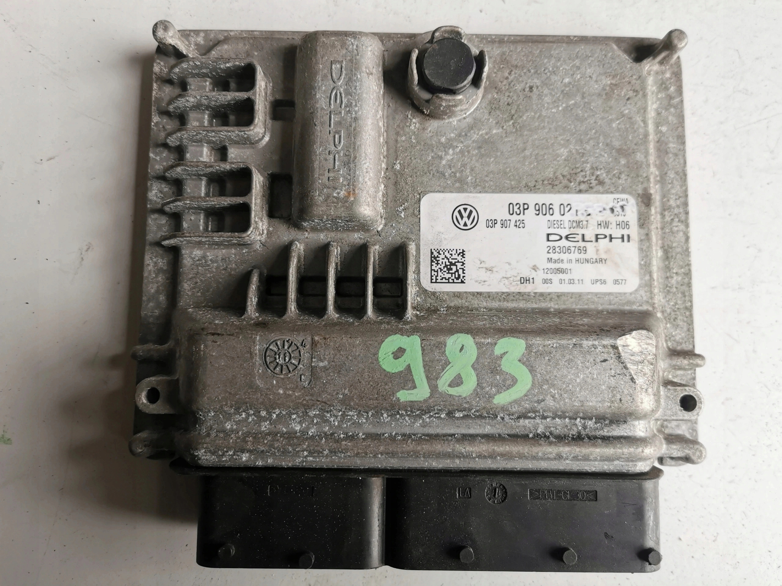 VW POLO 1.2TDI 28306769 03P906021B computer ECU