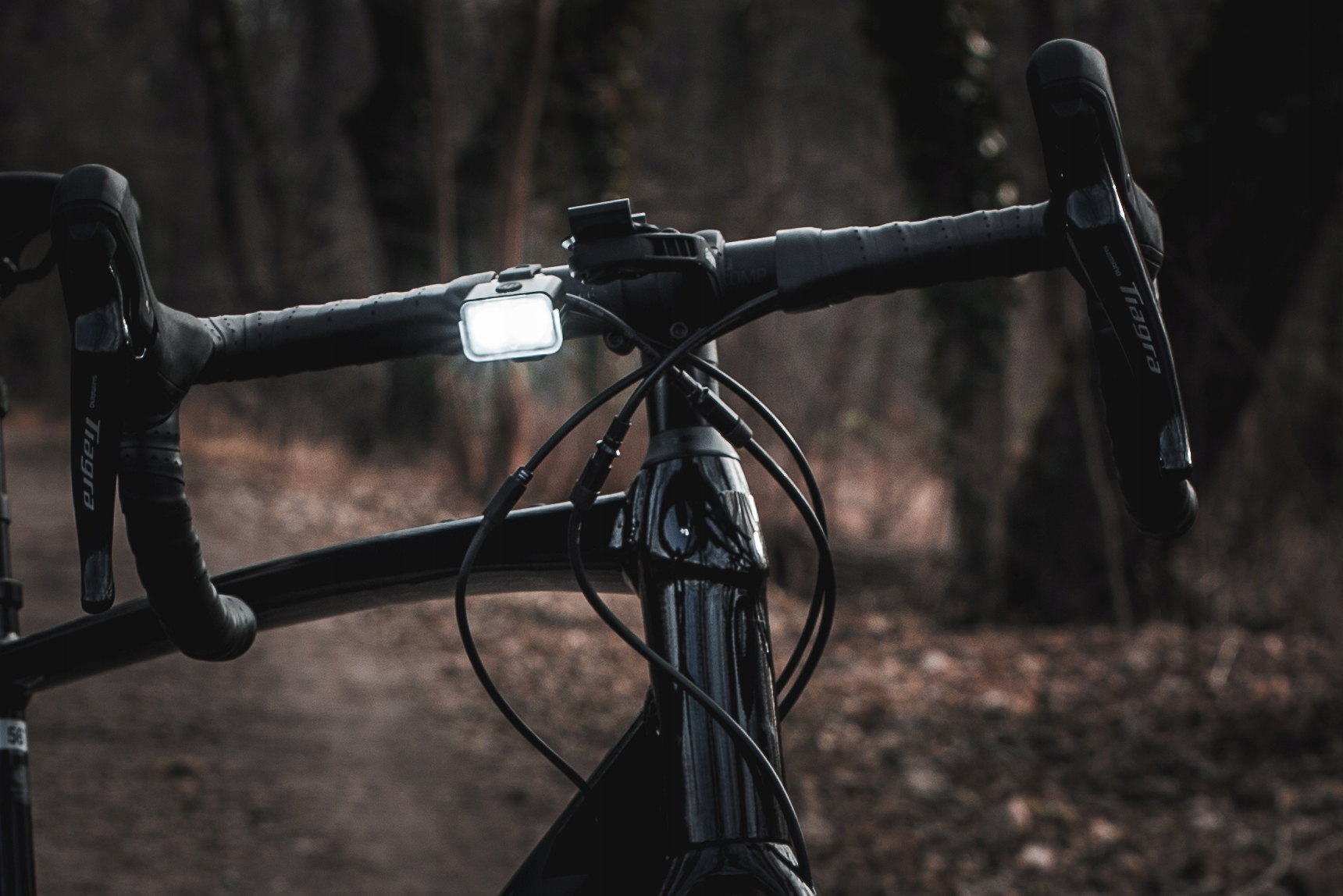 LAMPKA ROWEROWA PRZÓD NA KIEROWNICE ŚWIATŁO LED OŚWIETLENIE ROWER USB VAYOX Strumień świetlny 300 lm
