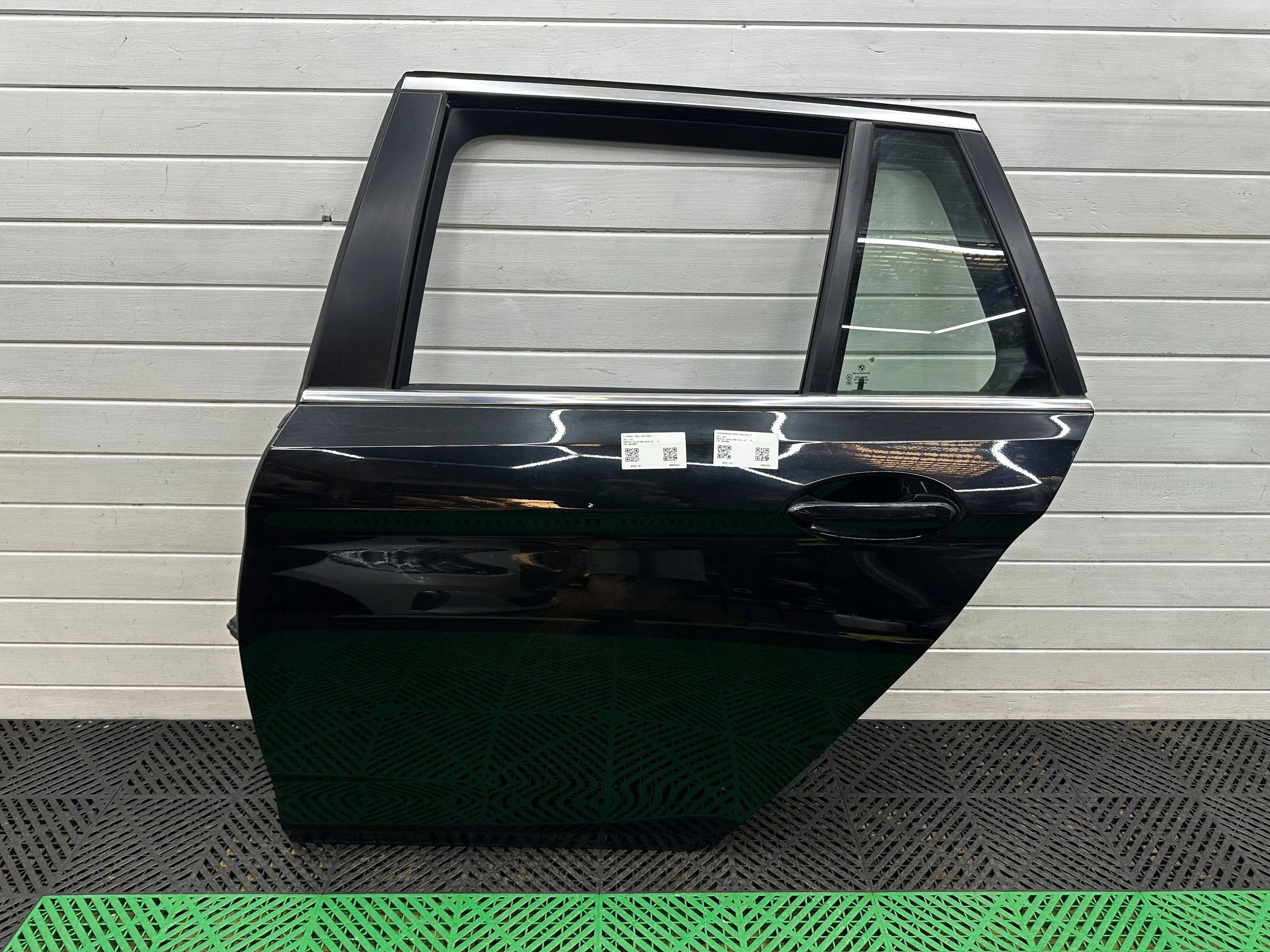 door rear. rear part side left BMW 5 G31 colour 475