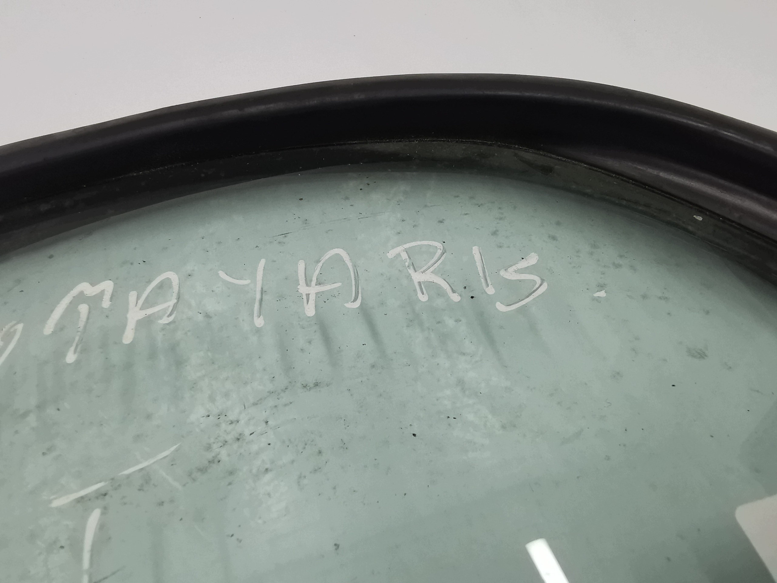 window bodywork left rear part rear TOYOTA YARIS II 68189-0D010