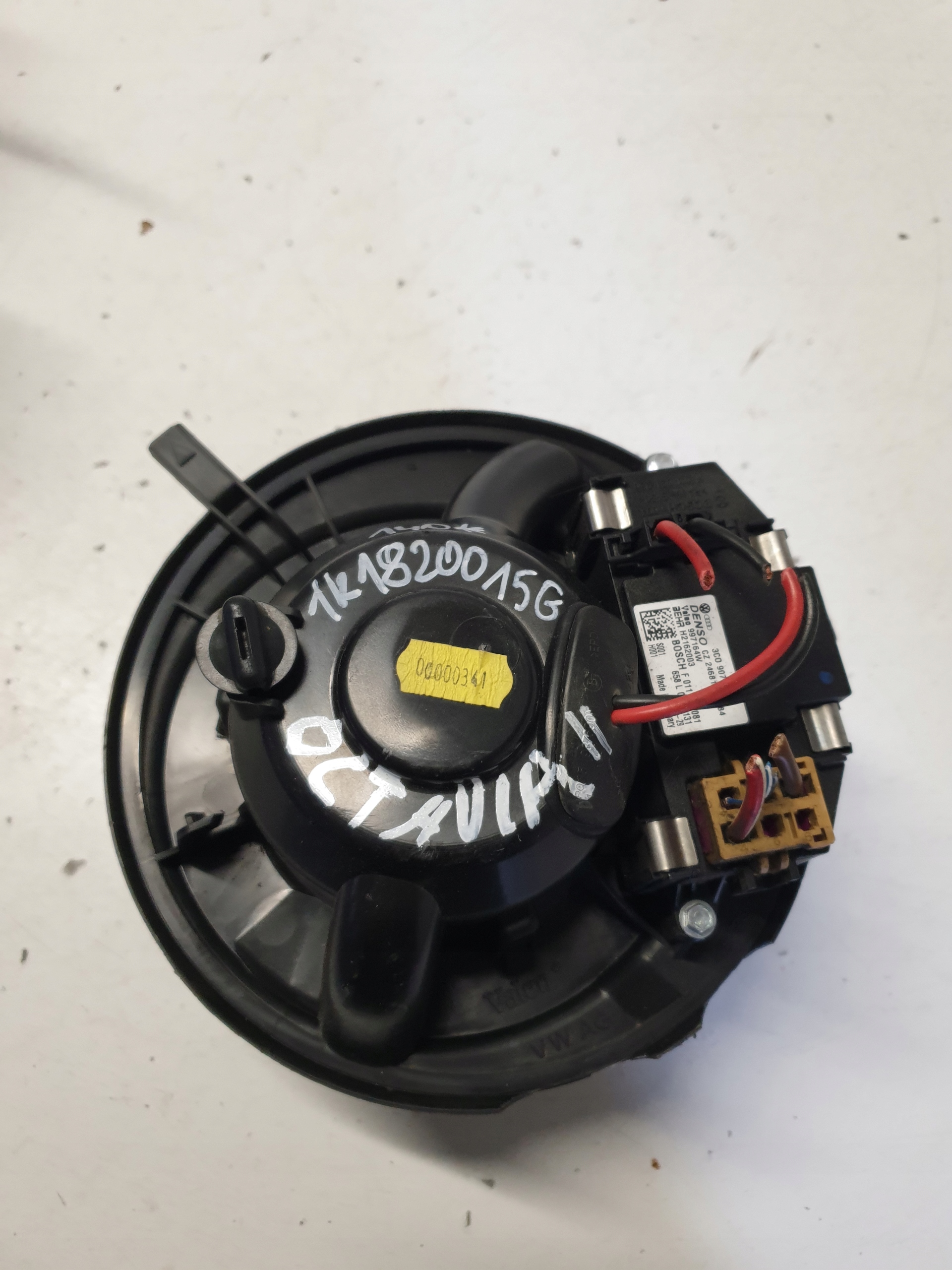 ВЕНТИЛЯТОР ОХЛАЖДЕНИЯ SKODA OCTAVIA II 1K1820015G