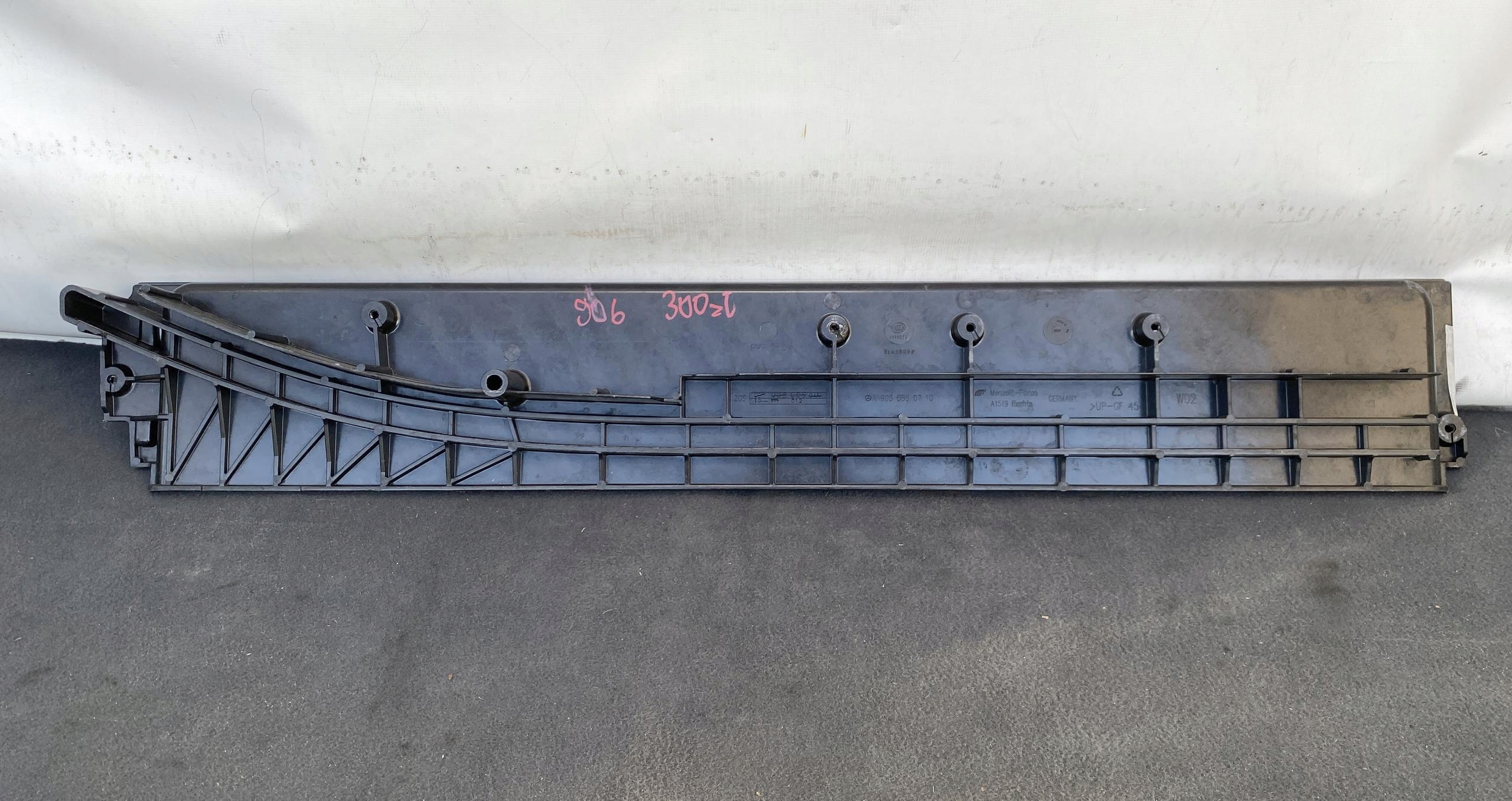 SPRINTER 906 VW CRAFTER 06- STOPIEN cap threshold door right A9066860710