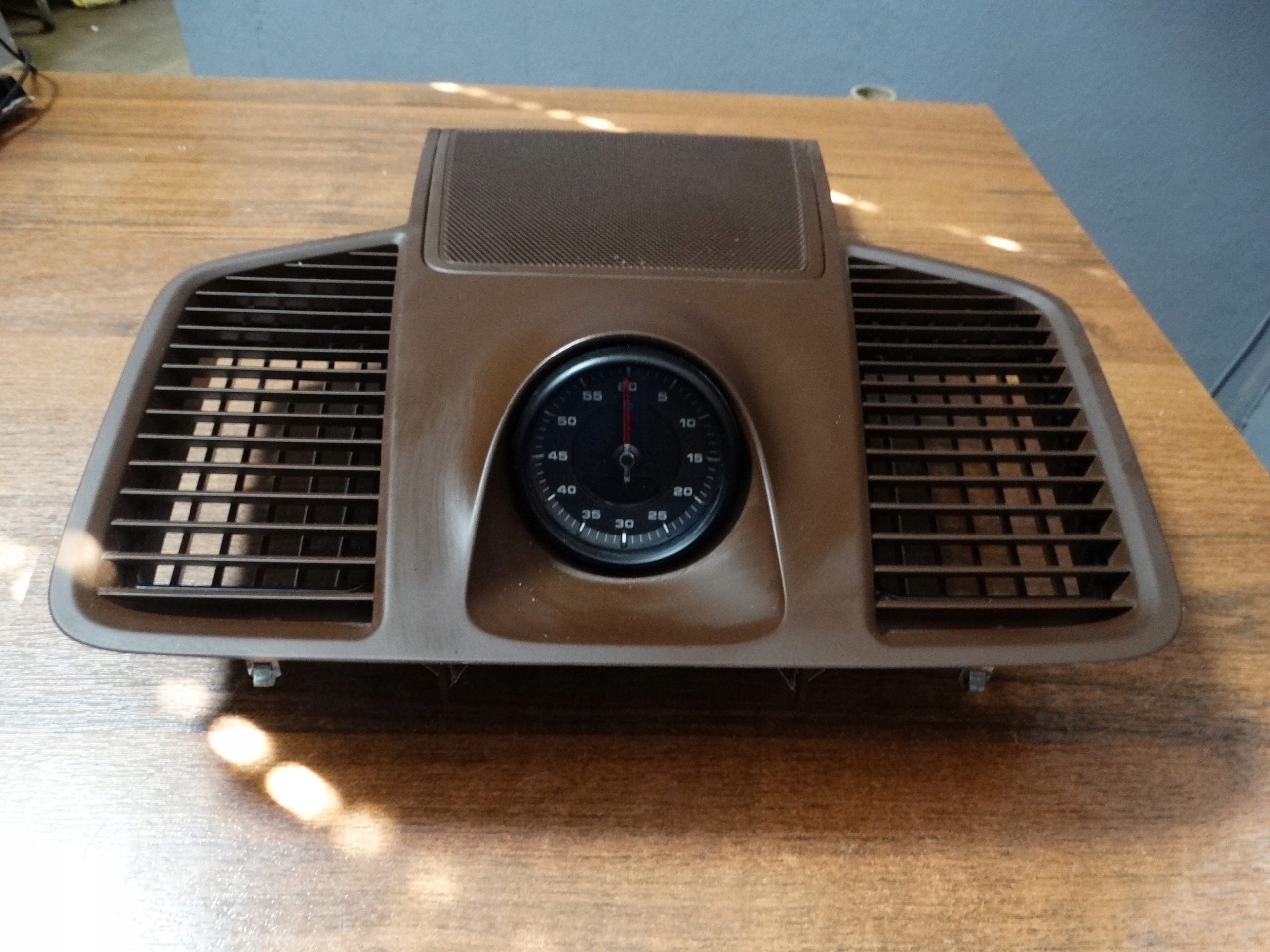 IDEALNY STOPER Grille Console PORSCHE CAYENNE 9Y 1