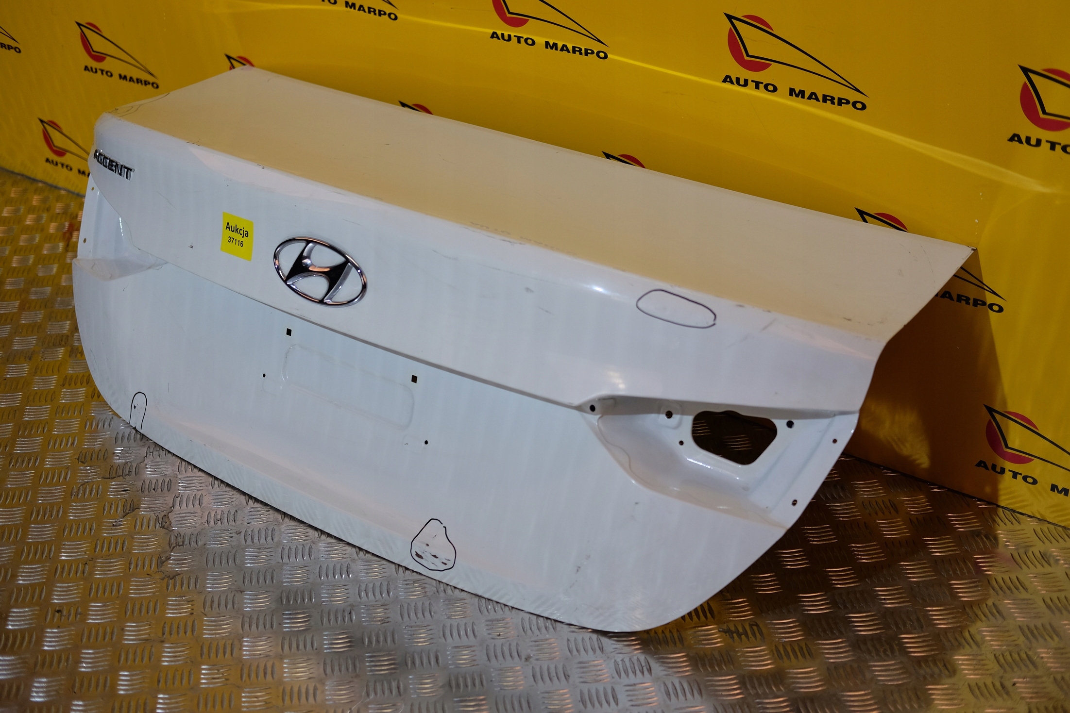 HYUNDAI ACCENT 2018 2019- KLAPA TYŁ BAGAŻNIKA Typ samochodu Samochody osobowe