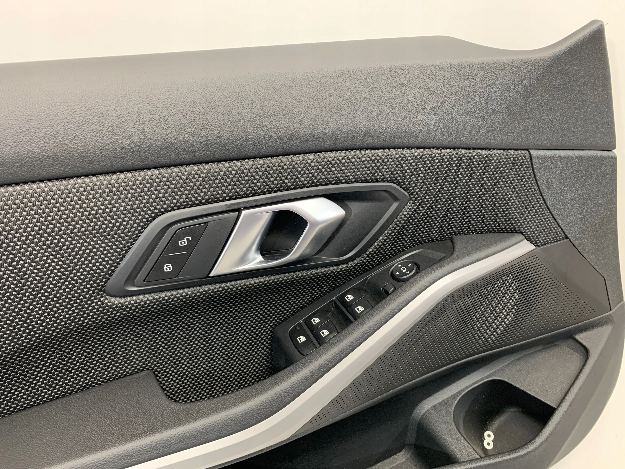 BMW 3 G20 G21 дверные карты материал