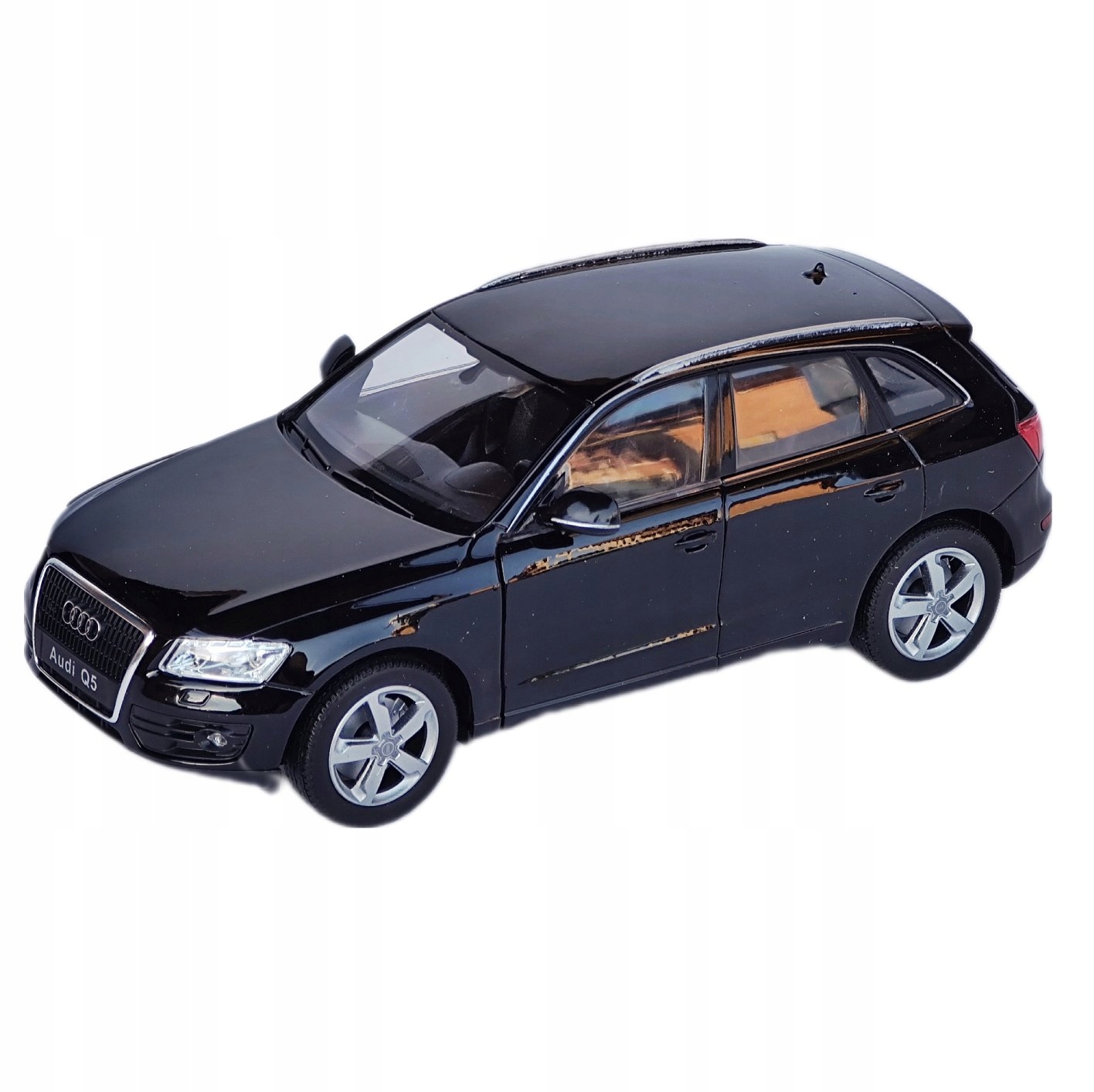 Audi Q5 1:24 Welly černá 22518