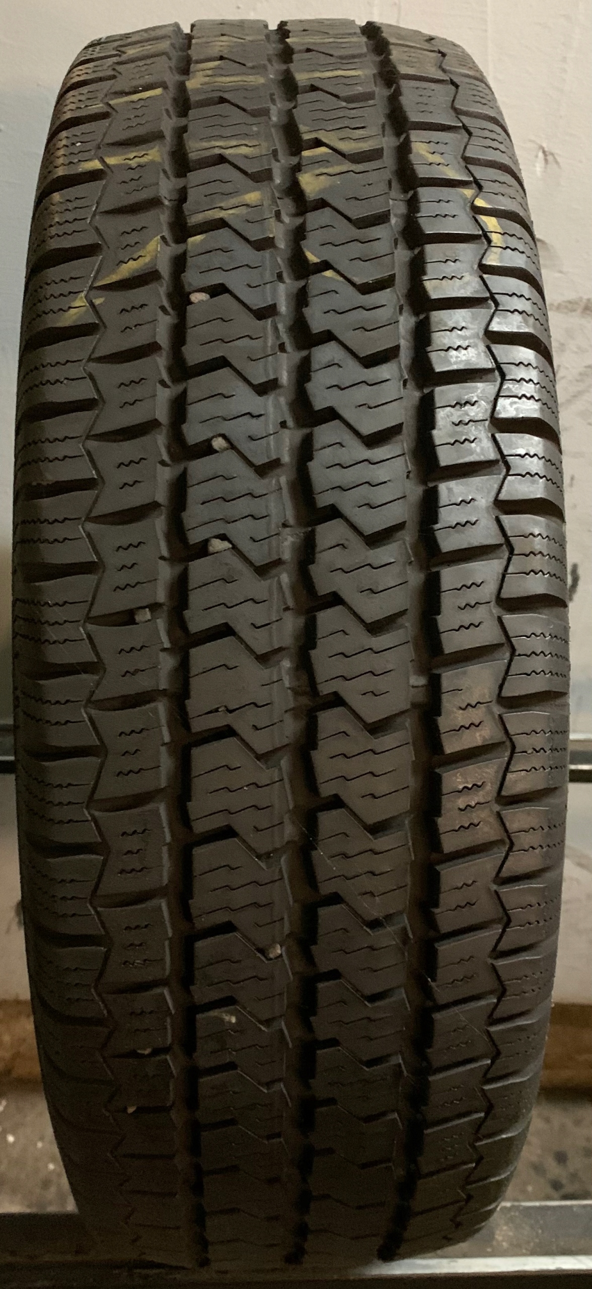 Continental VancoFourSeason 2 215 / 65R16 109/107 R