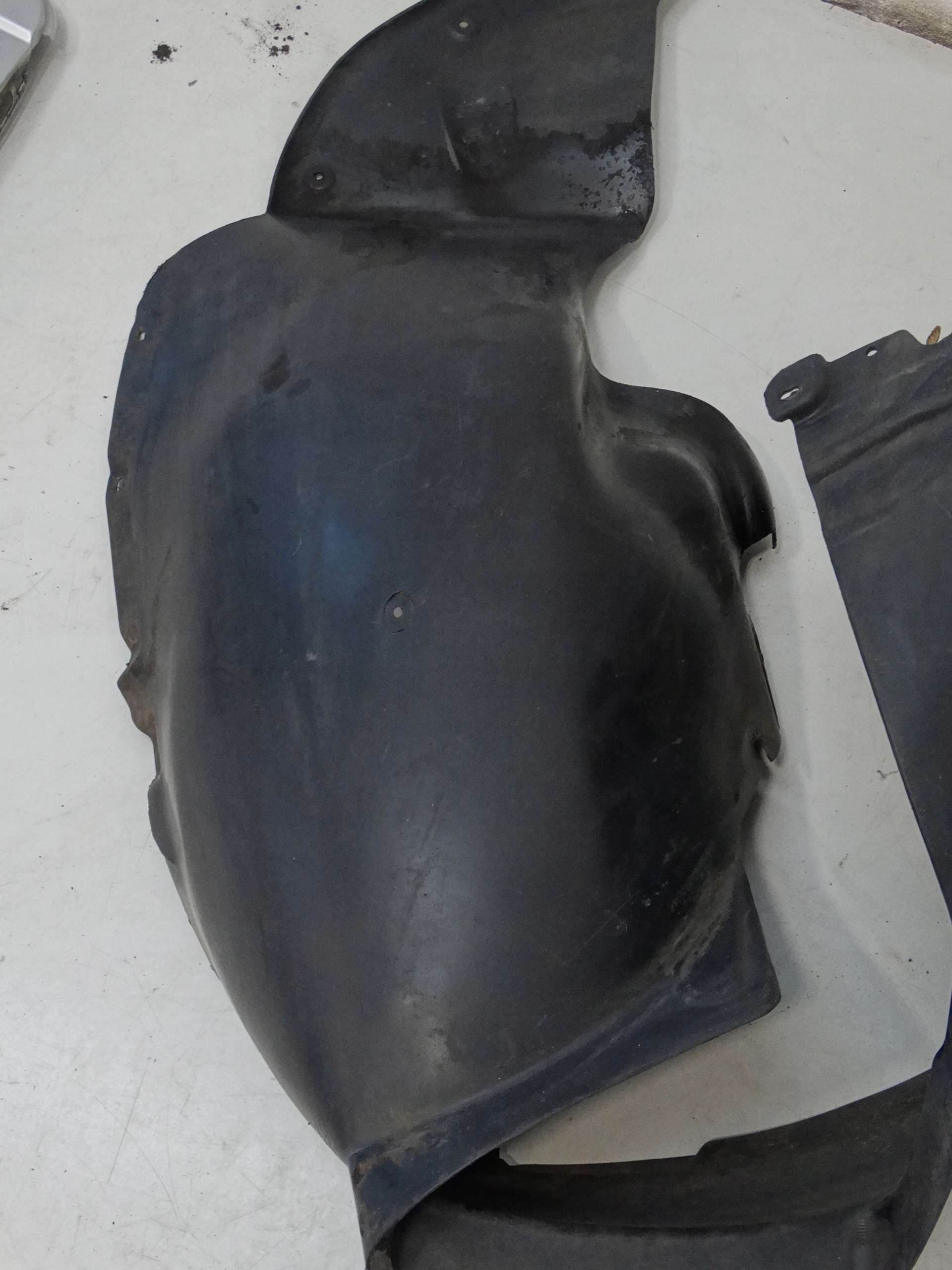 mudguard left front front VOLKSWAGEN T5 TRANSPORTER 7H0809961A