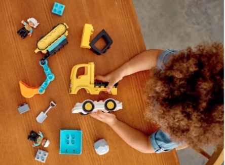 LEGO Duplo Ciężarówka 10931 prezent dla 6 latka Nazwa zestawu CIĘŻARÓWKA I KOPARKA GĄSIENICOWA