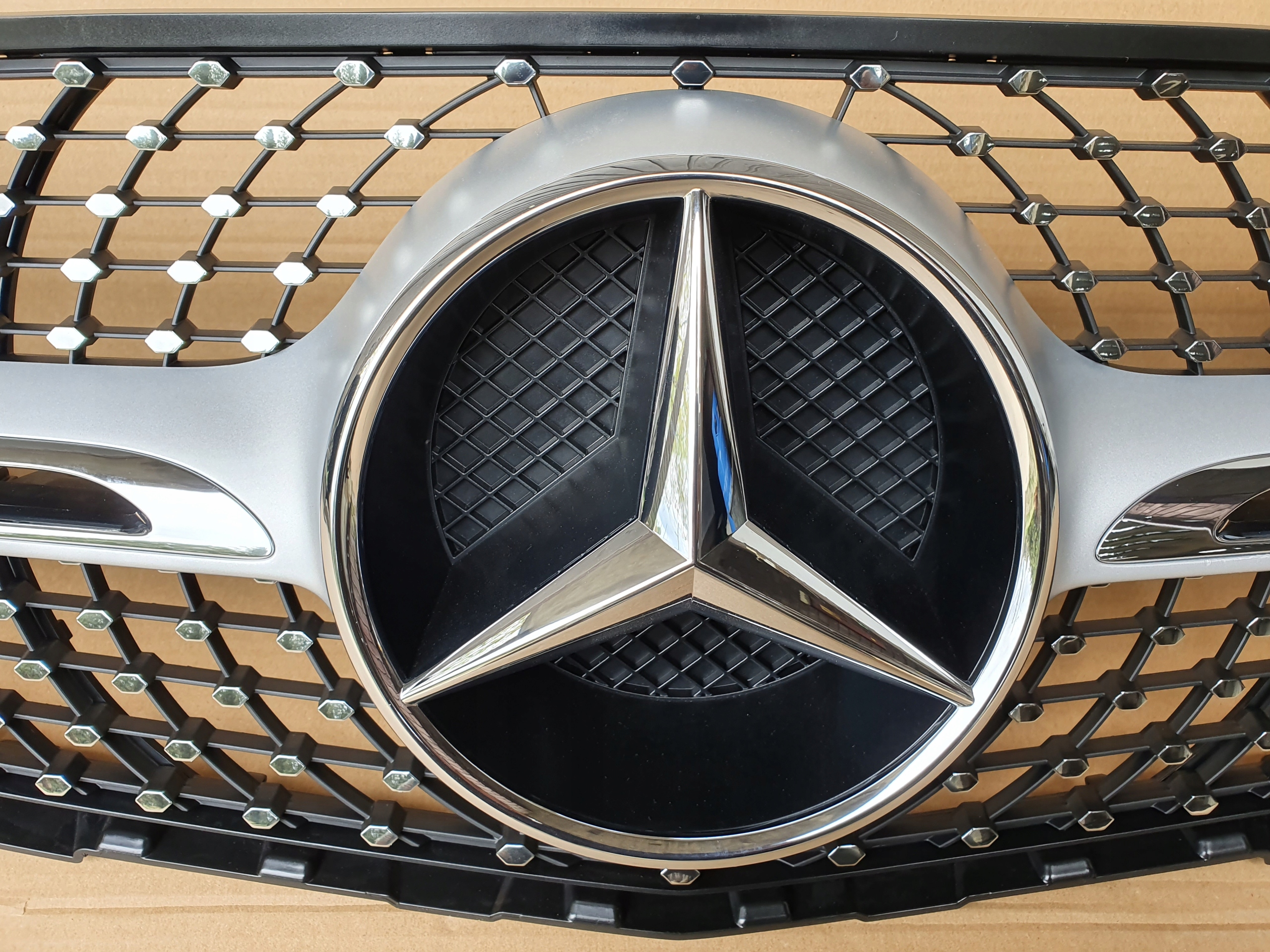 ATRAPA MERCEDES GLC 253 ATRAPA DIAMOND GLC 253 NOWA Typ samochodu 4x4/SUV Samochody osobowe