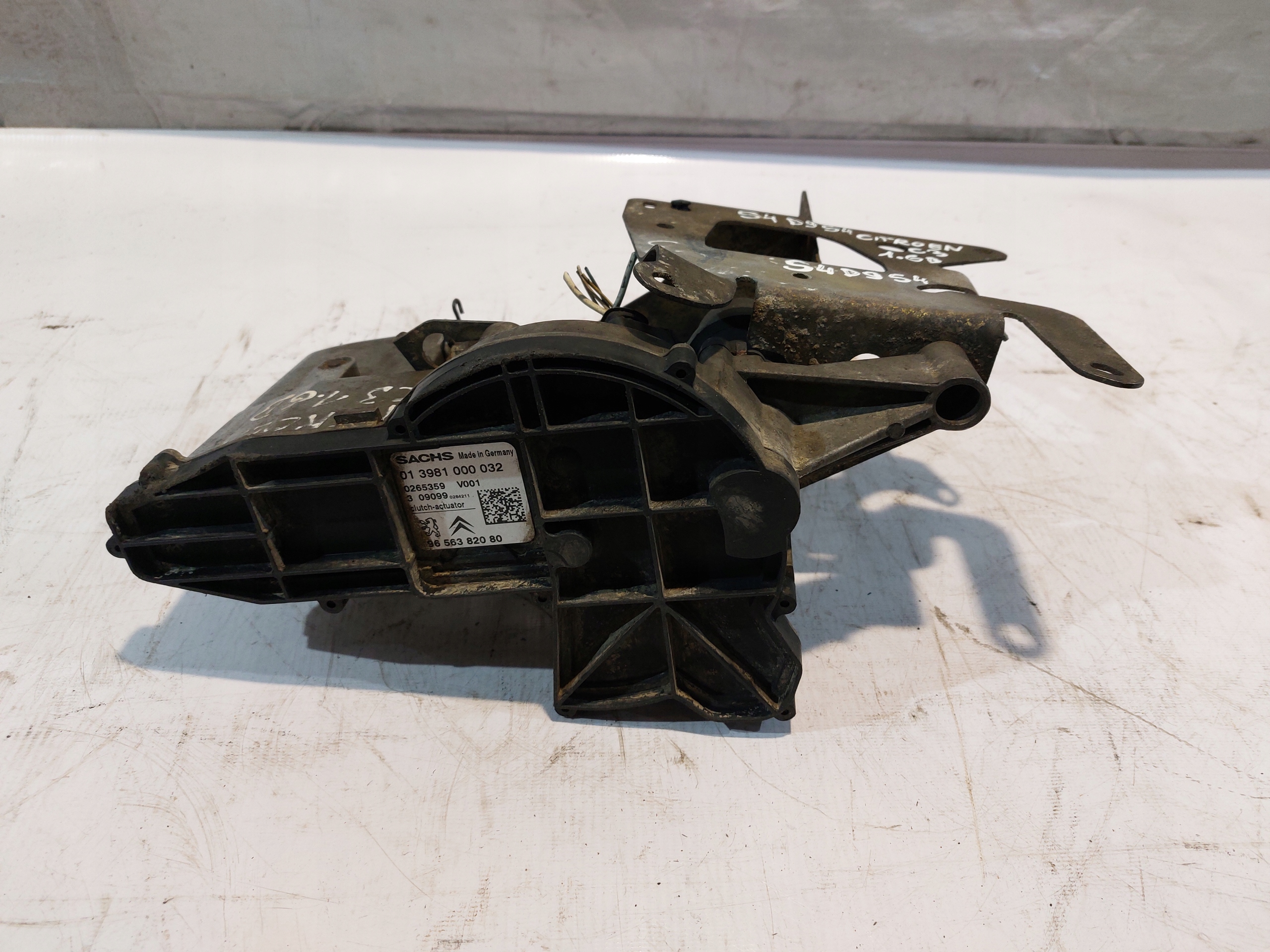 WYSPRZEGLIK CITROEN C3 1.6B
