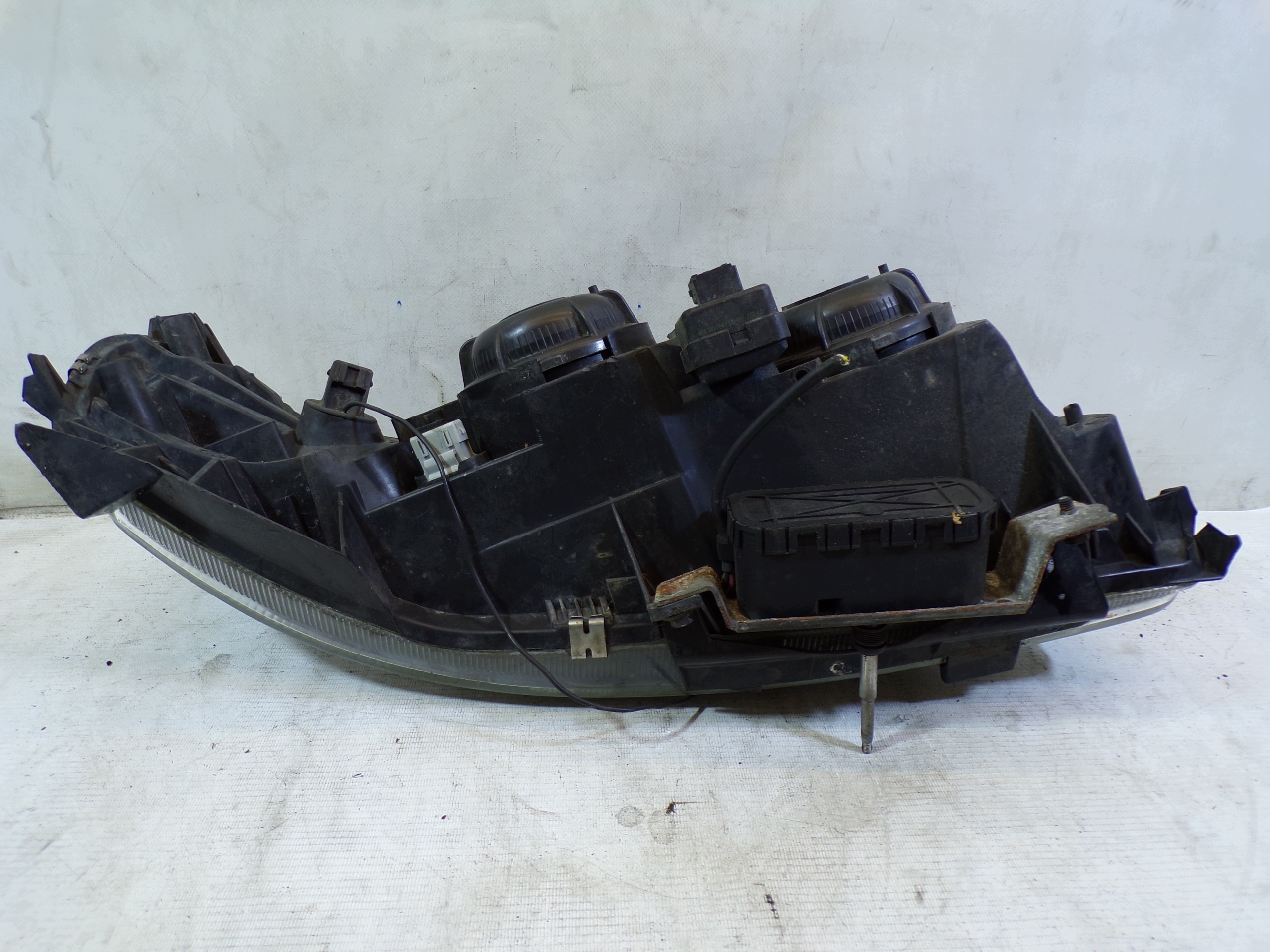 light front front left VOLVO V70 2 II (K)